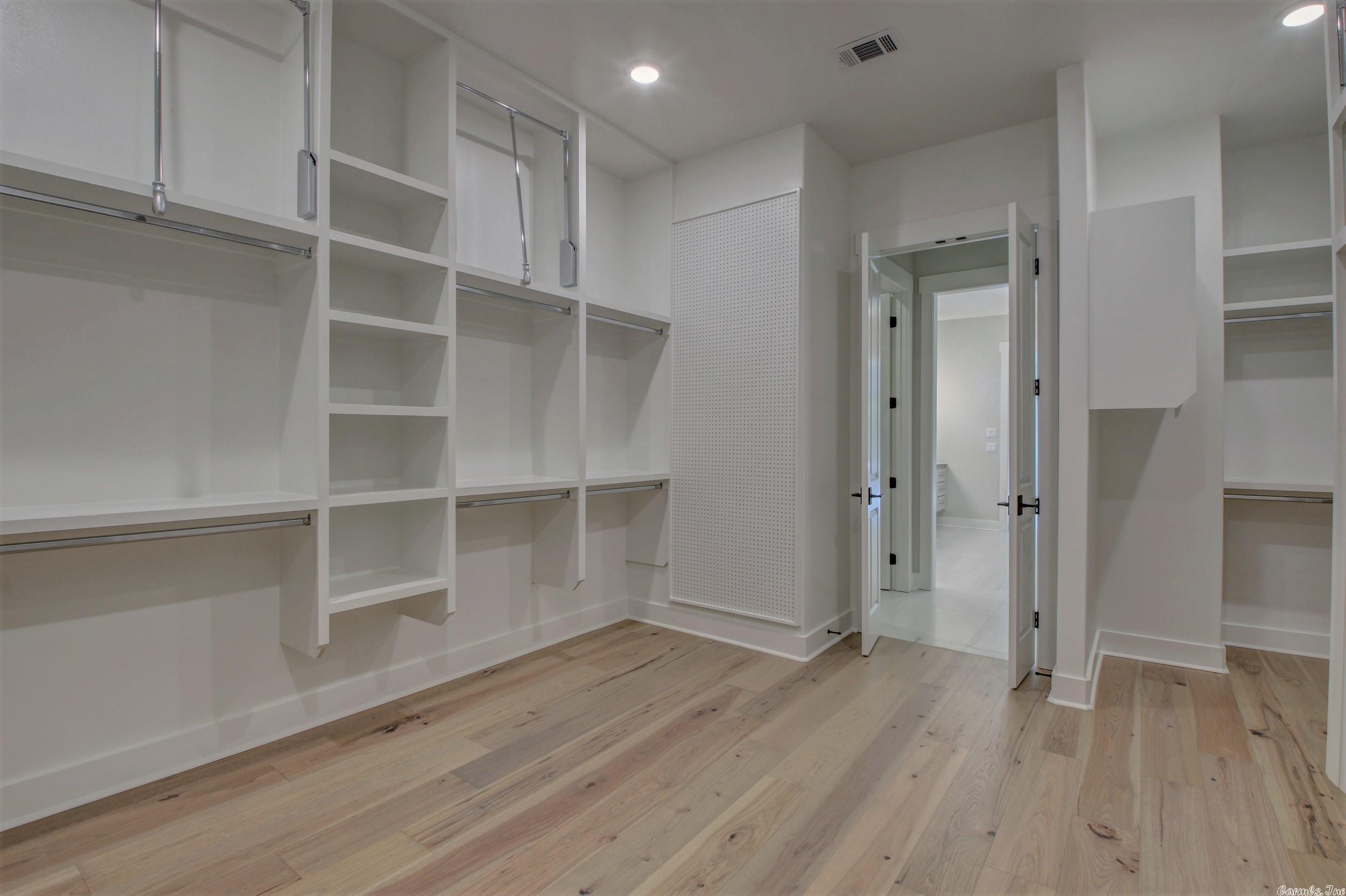 WOODLANDS EDGE - Residential