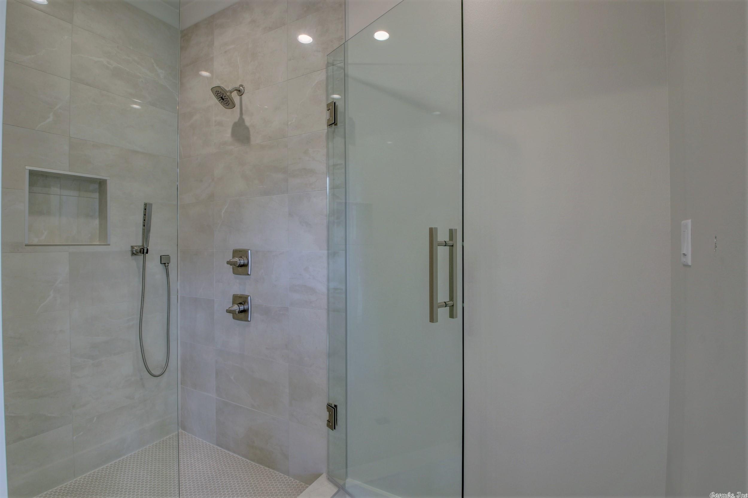 WOODLANDS EDGE - Residential
