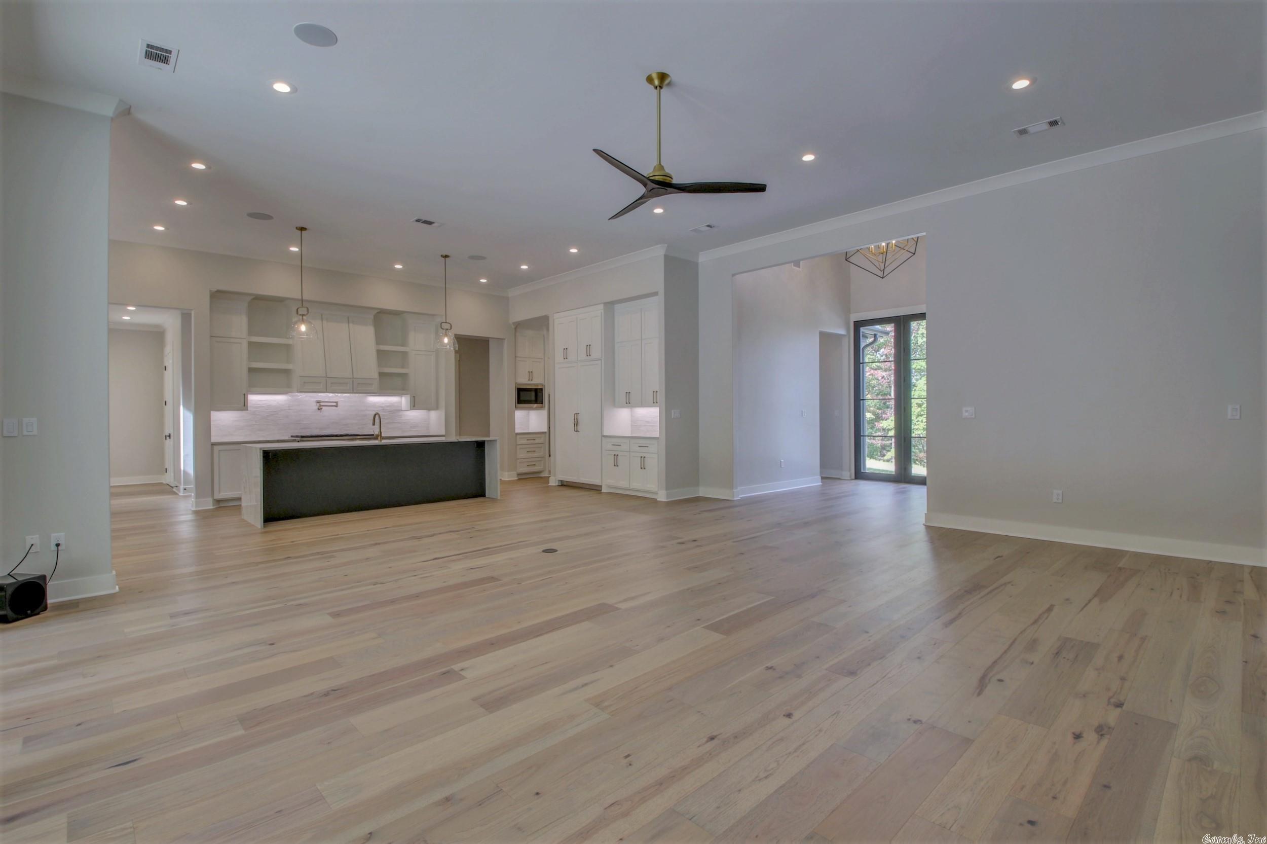 WOODLANDS EDGE - Residential