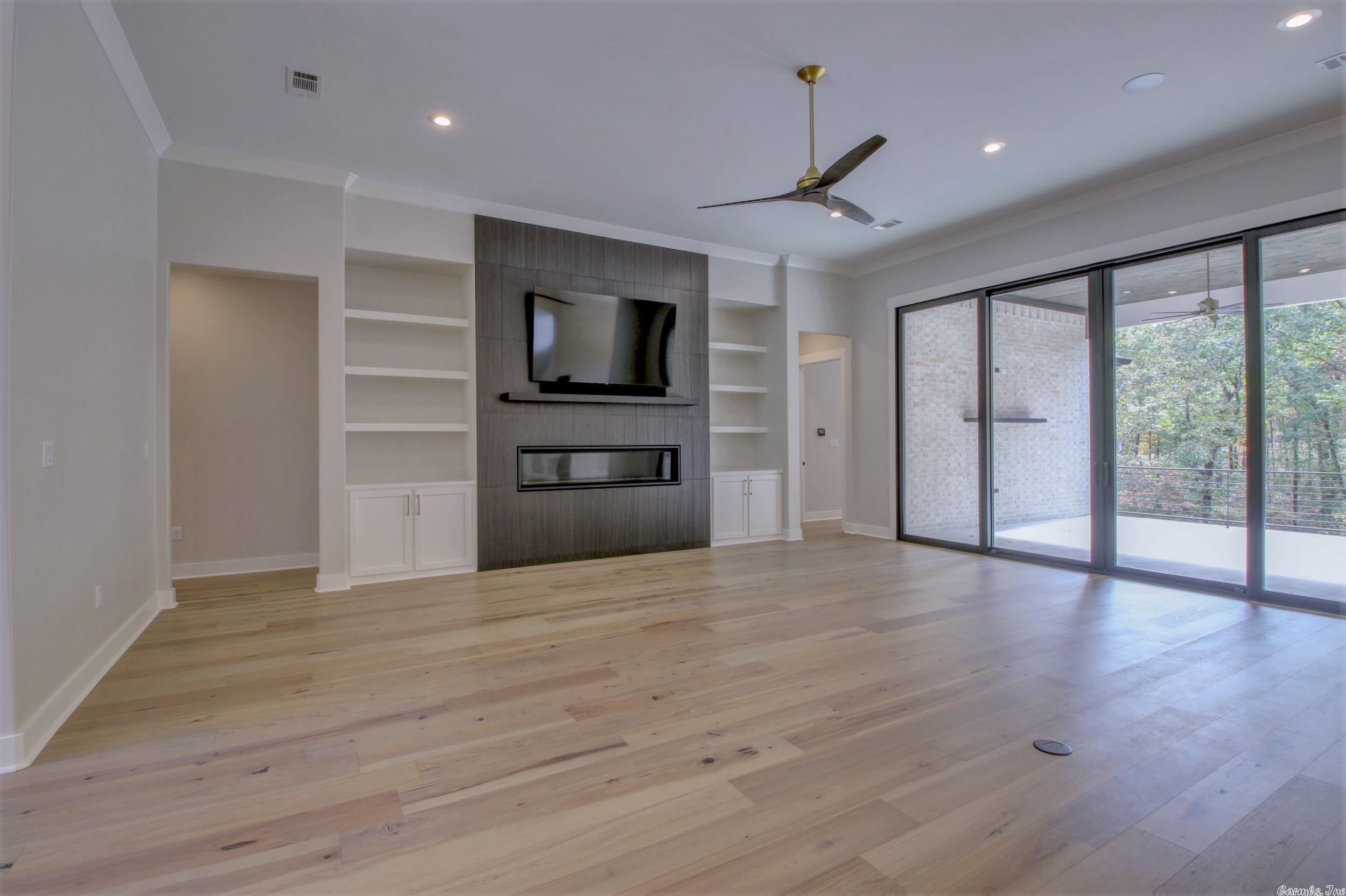 WOODLANDS EDGE - Residential