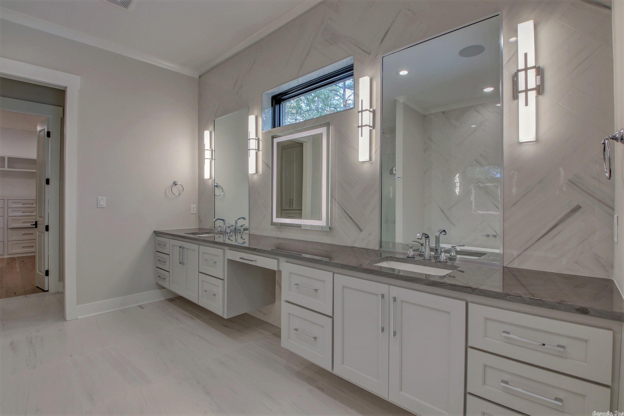 WOODLANDS EDGE - Residential