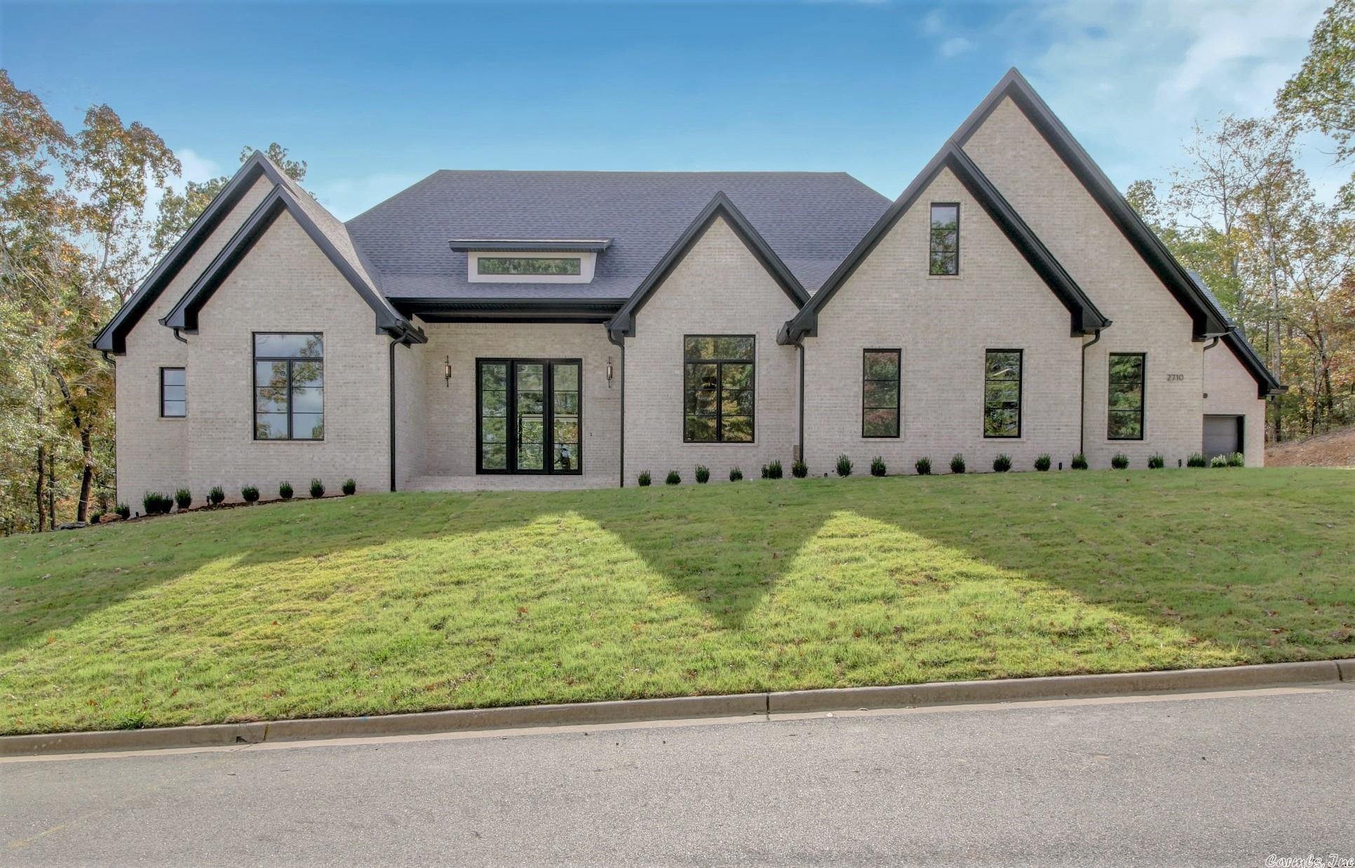 WOODLANDS EDGE - Residential