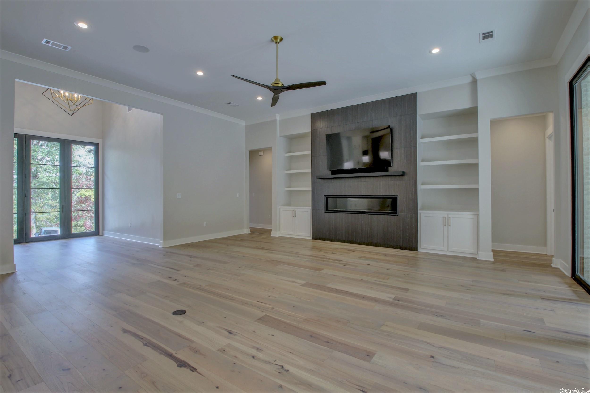 WOODLANDS EDGE - Residential