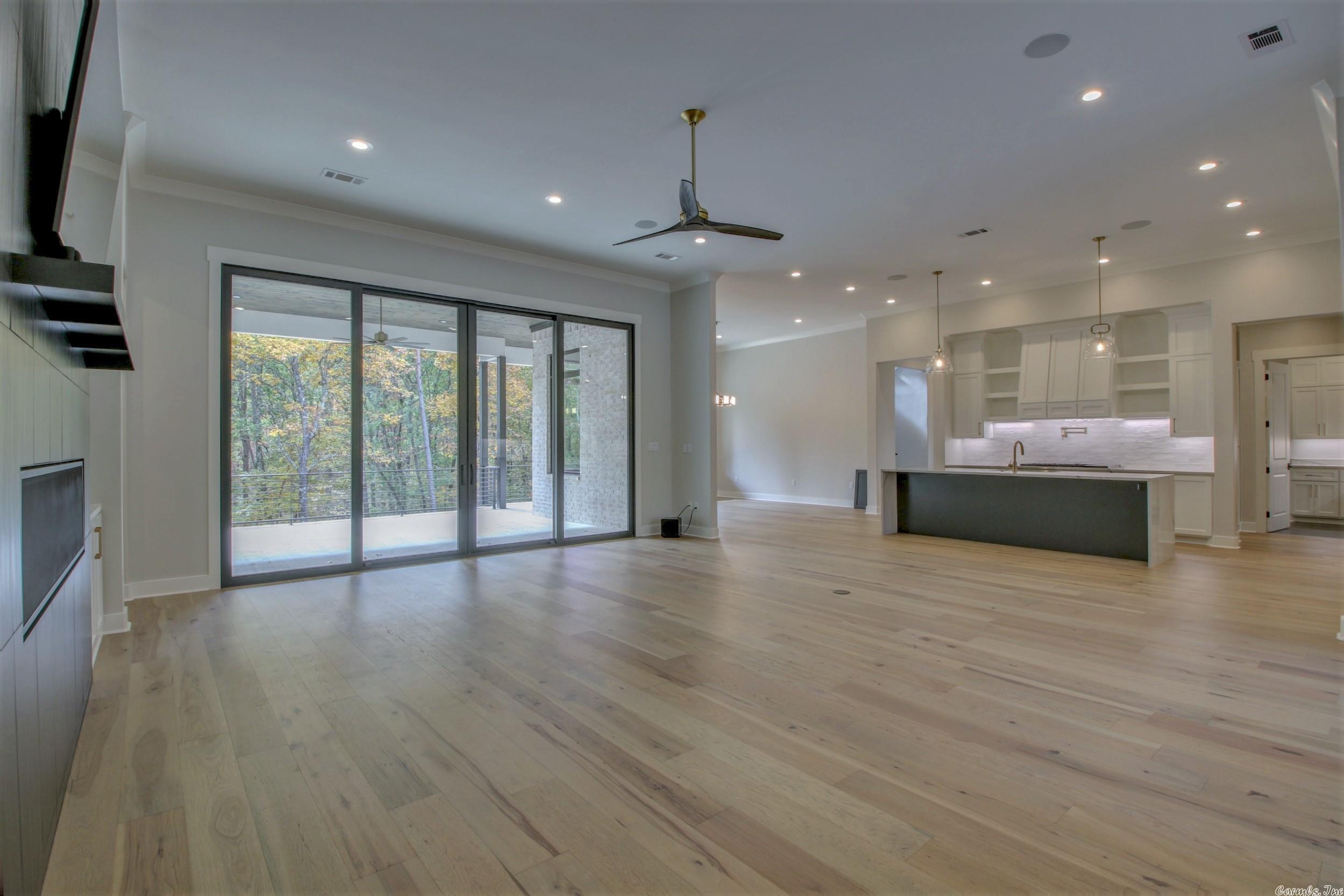 WOODLANDS EDGE - Residential