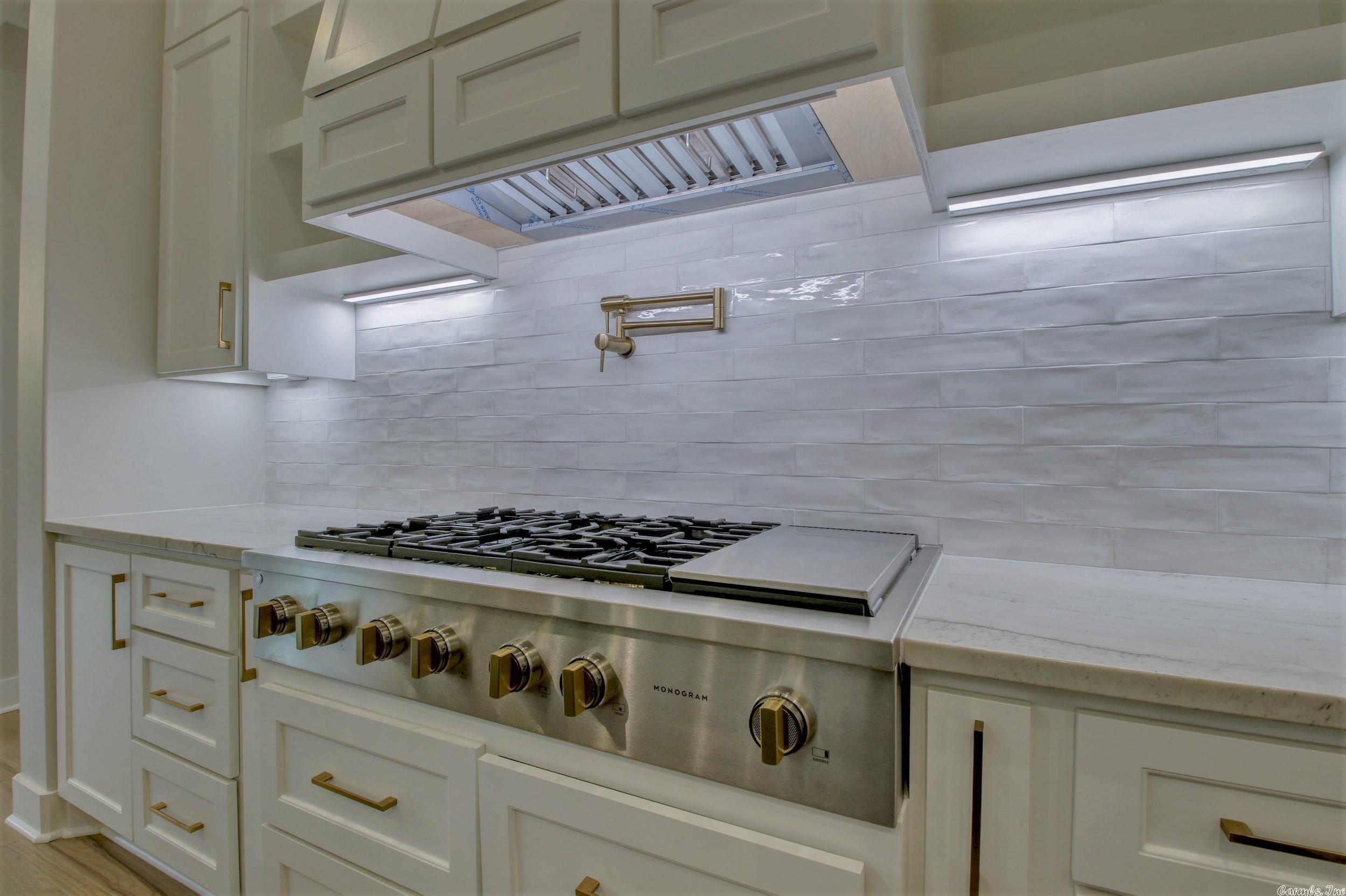 WOODLANDS EDGE - Residential