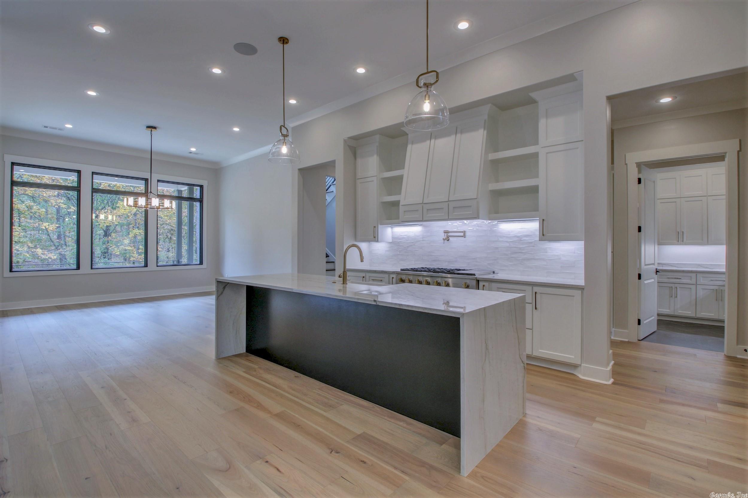WOODLANDS EDGE - Residential