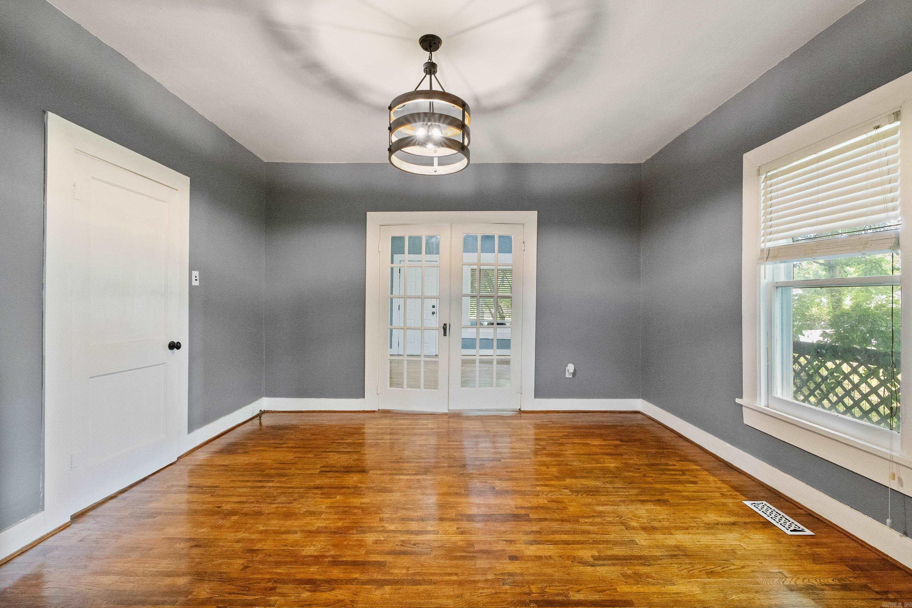 CLAYS H P ADDN TO ROLAND - Residential
