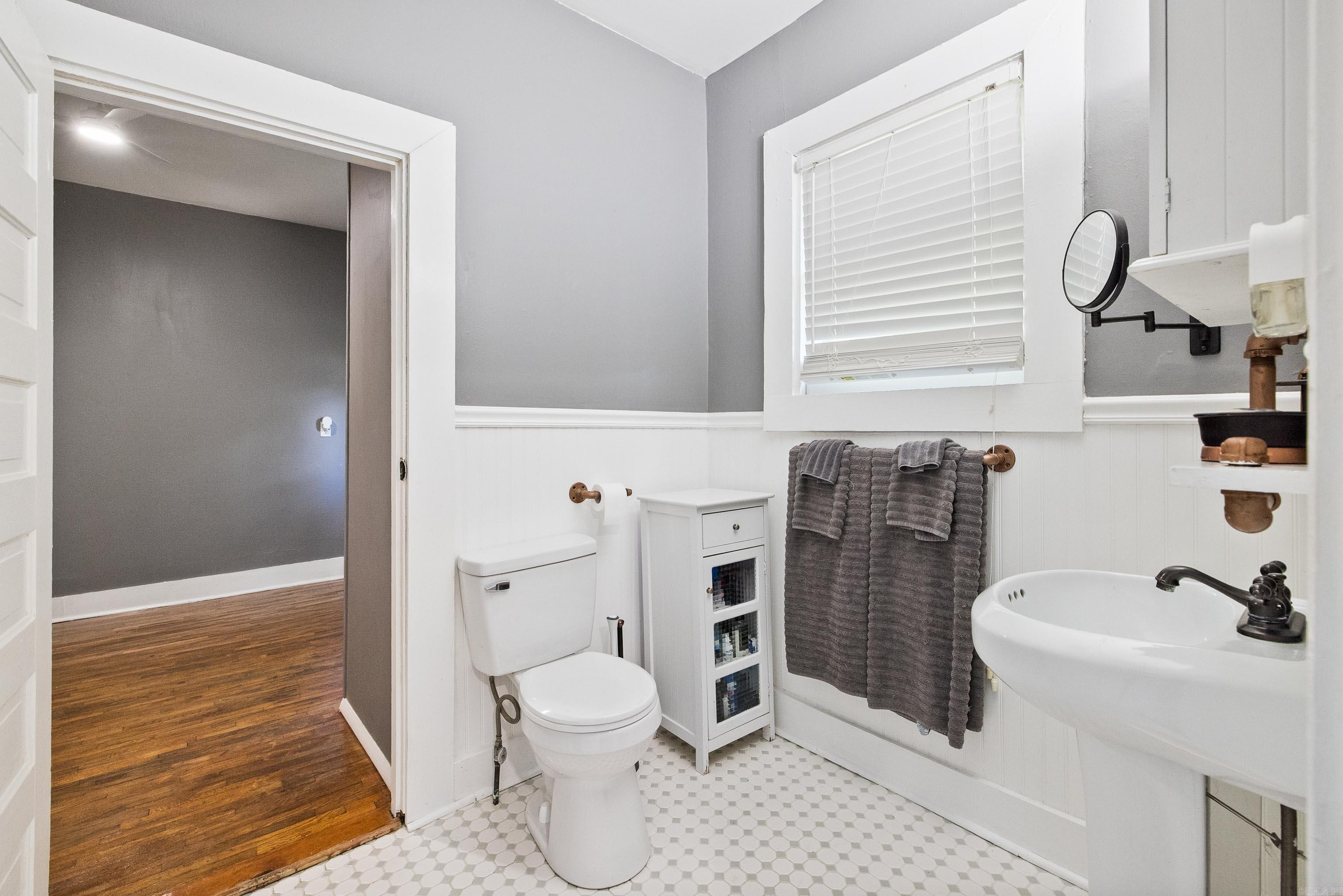 CLAYS H P ADDN TO ROLAND - Residential