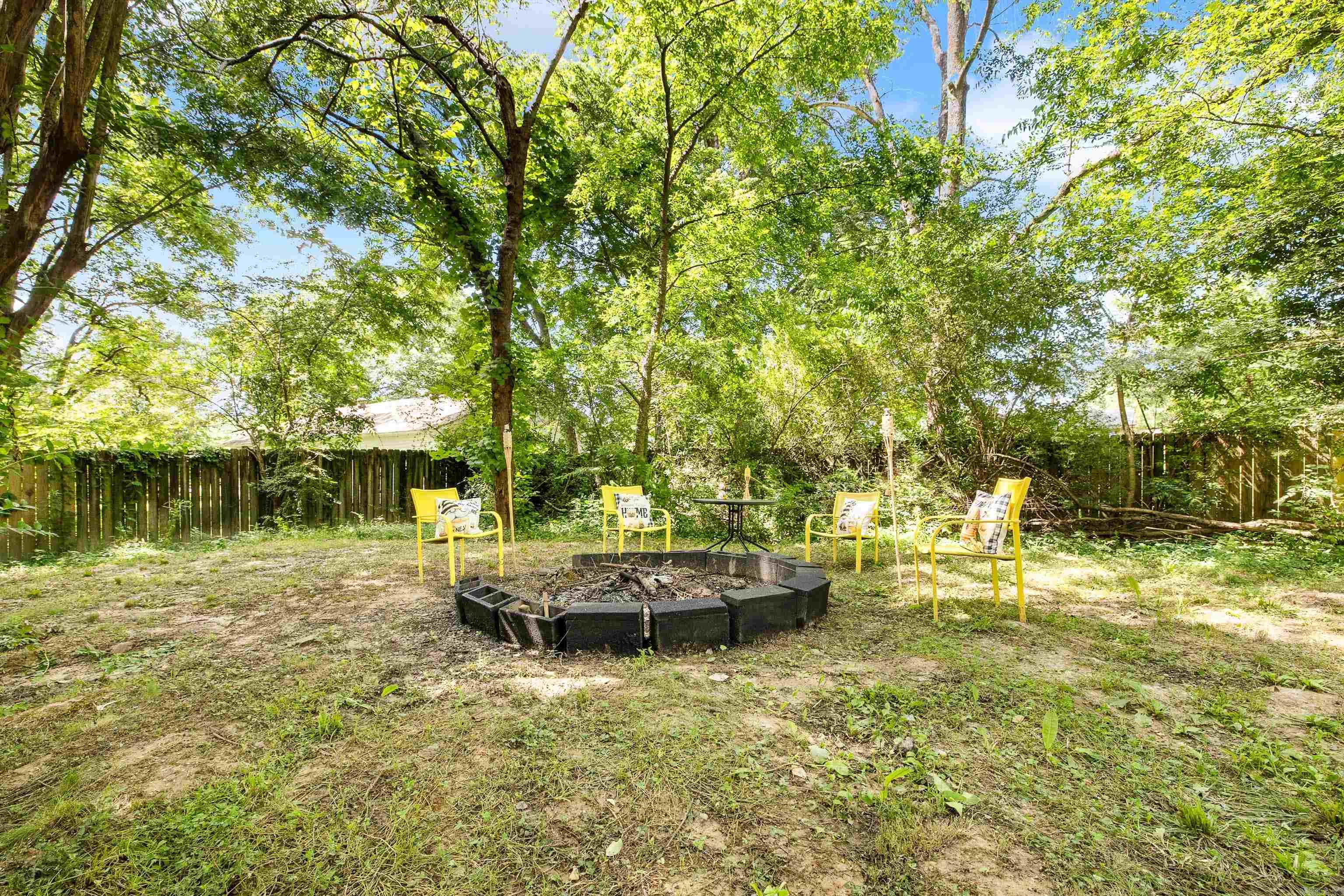 CLAYS H P ADDN TO ROLAND - Residential