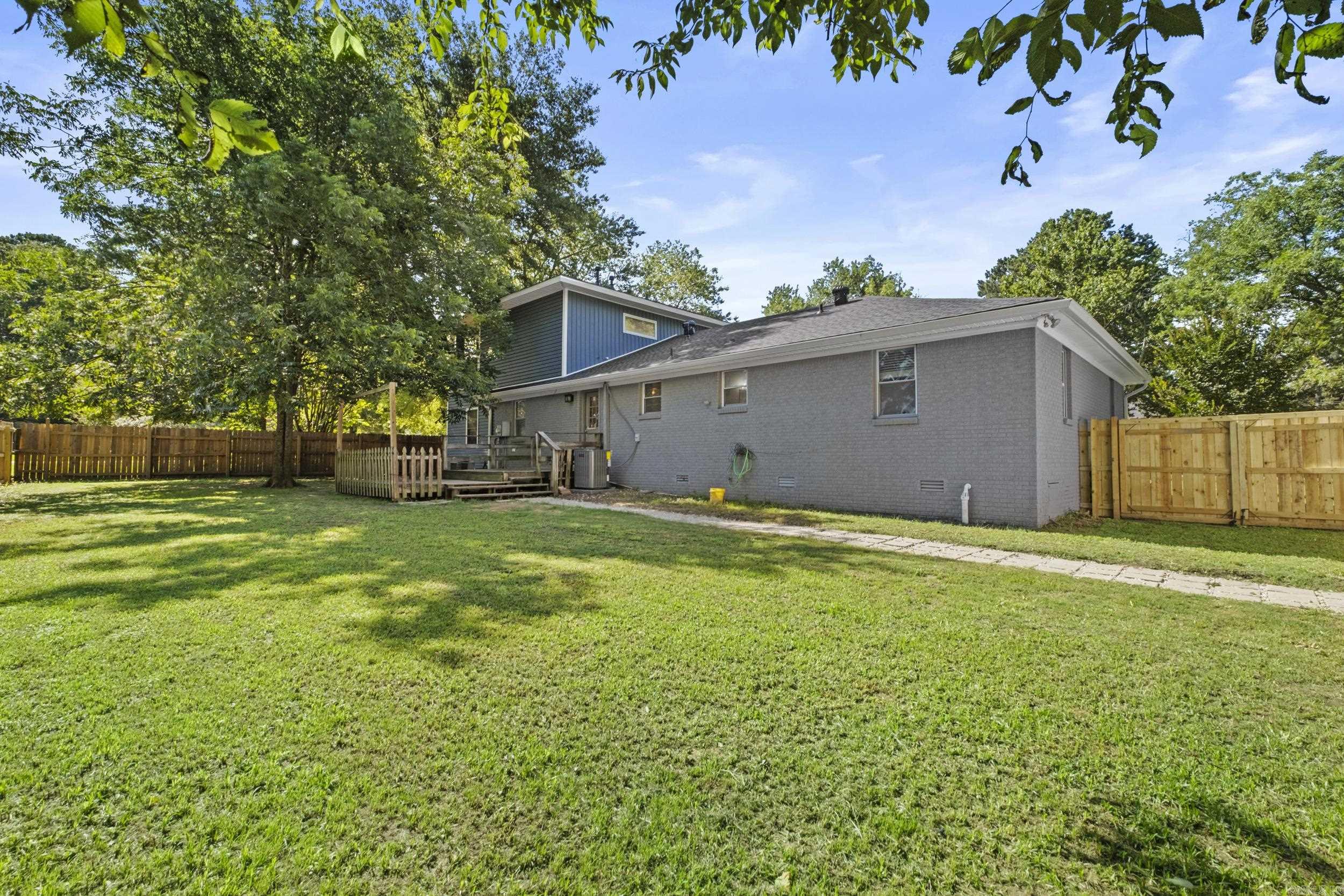 MOORE & MARTIN - Residential