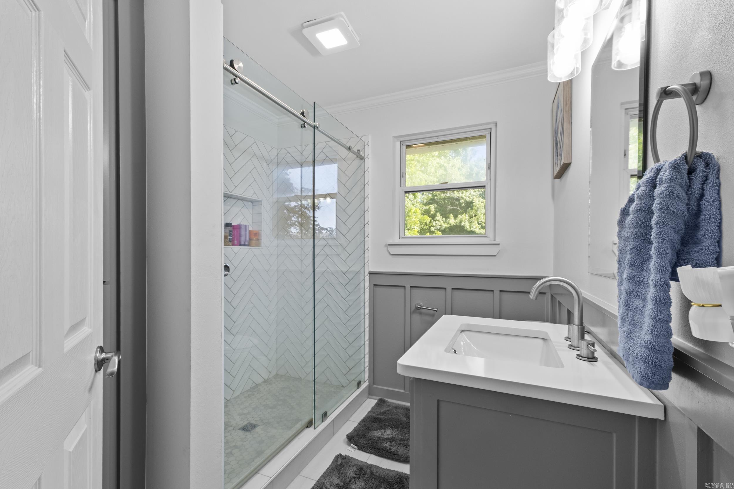 MOORE & MARTIN - Residential