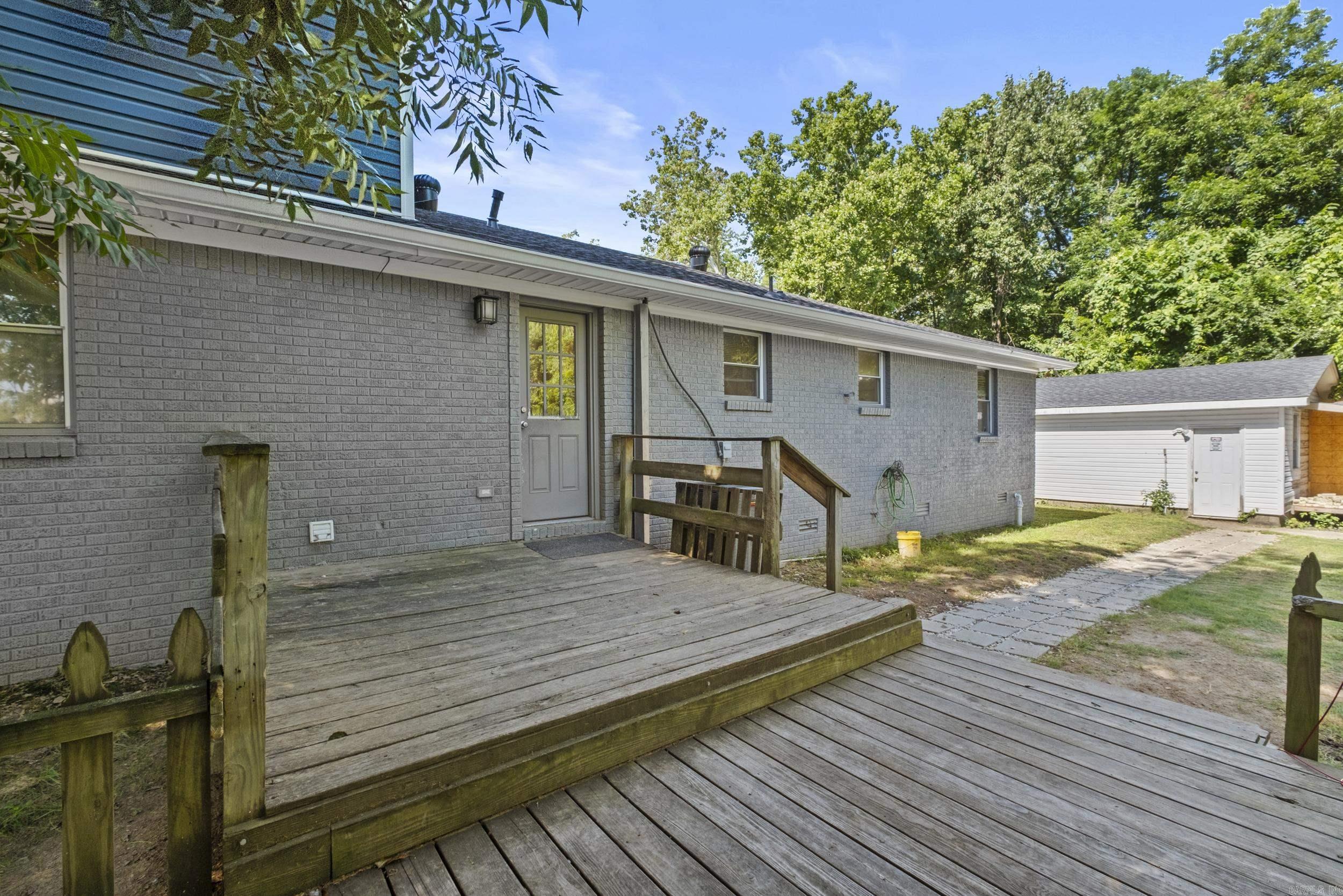 MOORE & MARTIN - Residential