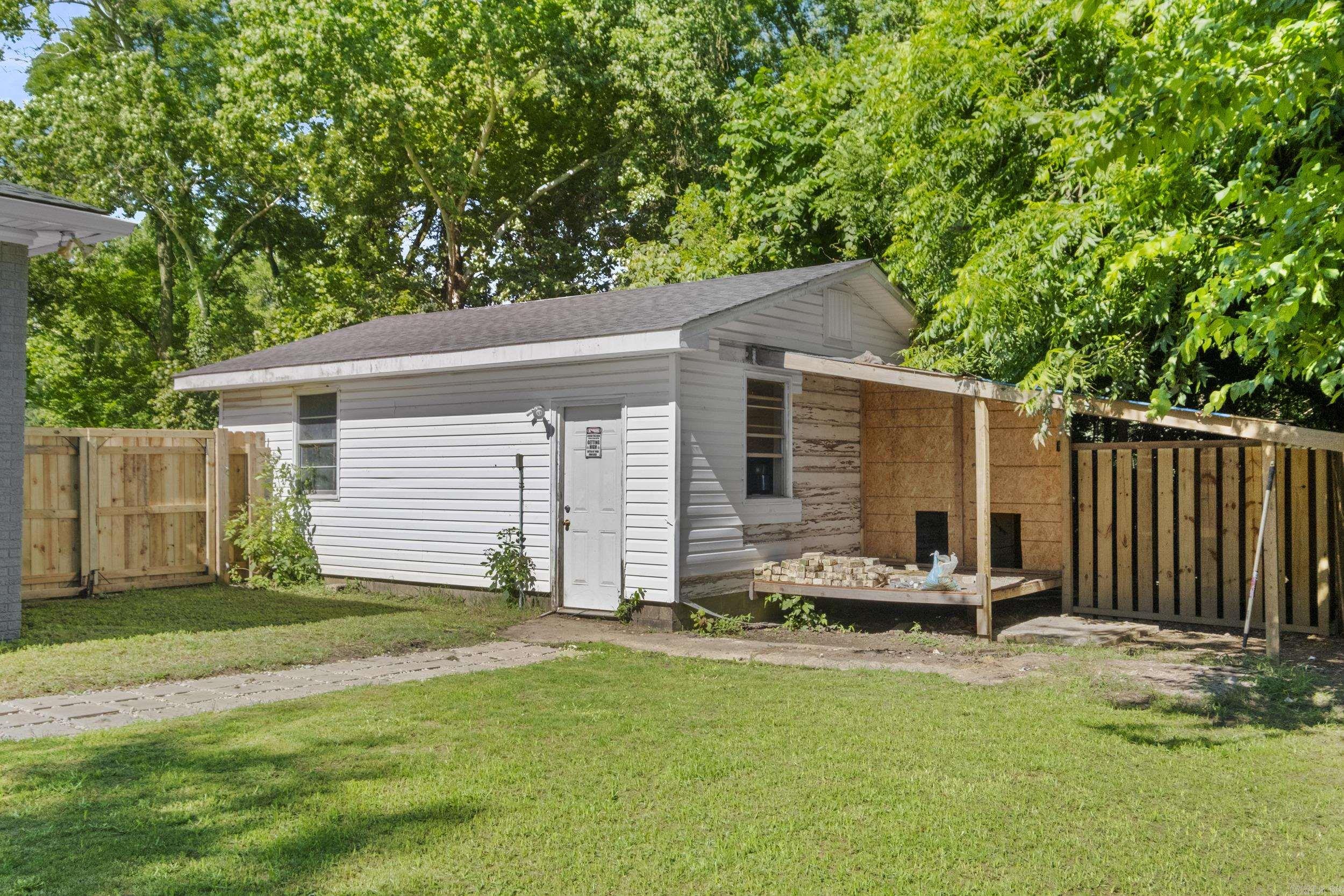 MOORE & MARTIN - Residential