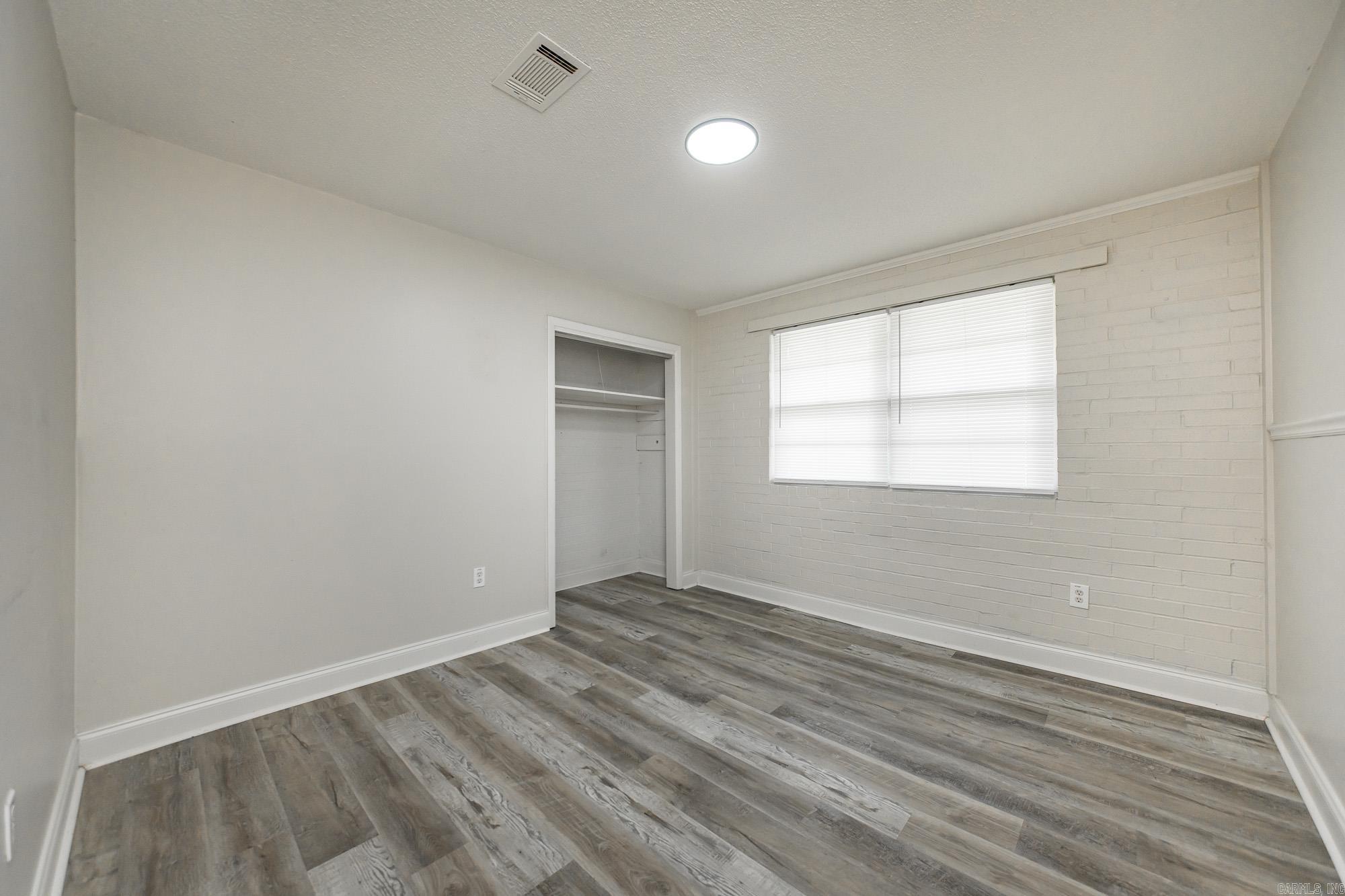CAMELOT ESTATES - Residential