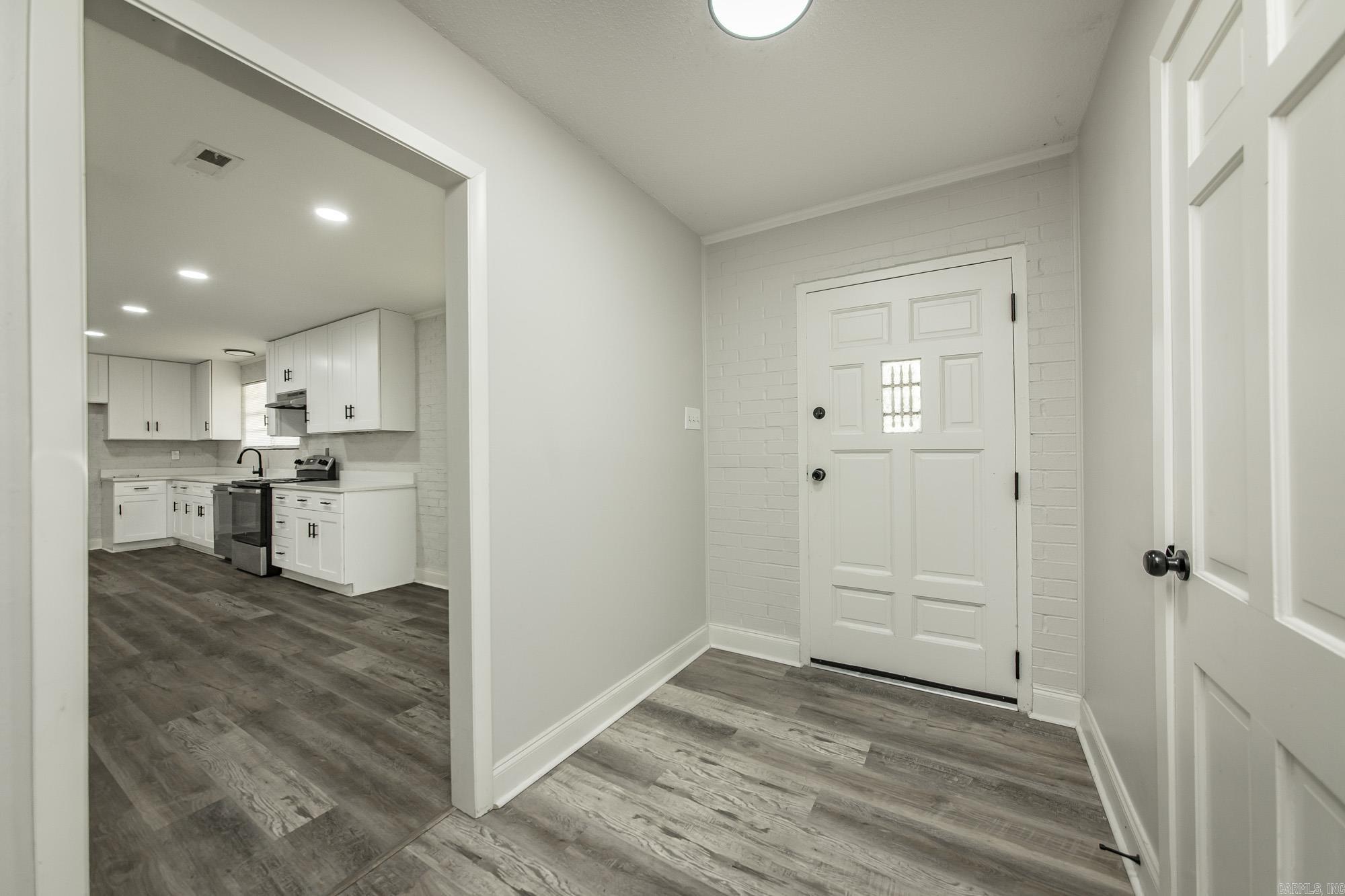 CAMELOT ESTATES - Residential