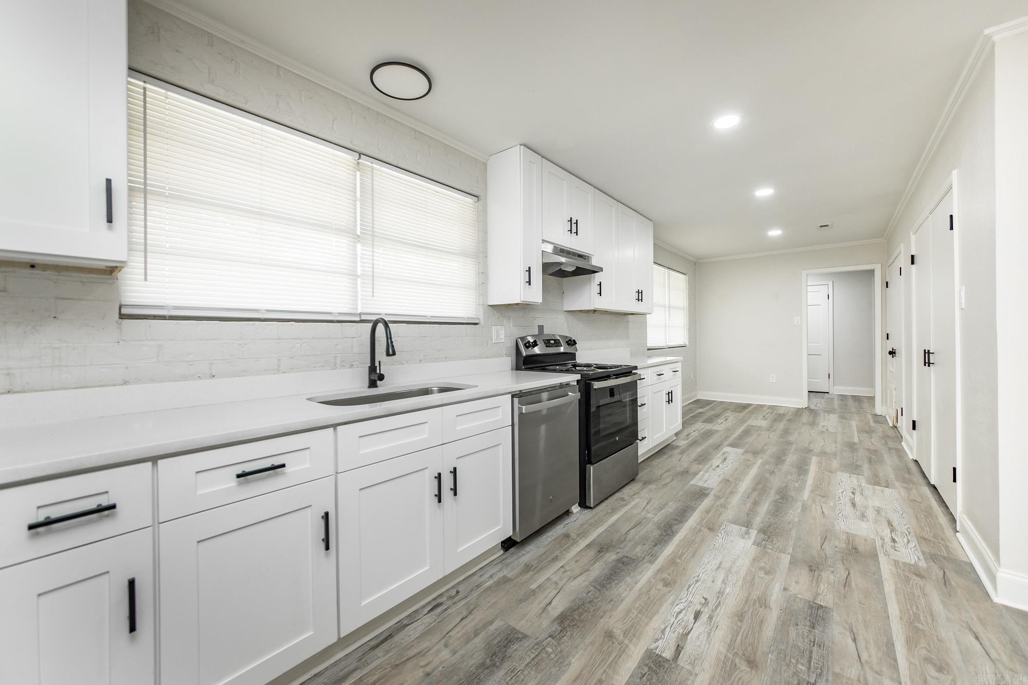 CAMELOT ESTATES - Residential