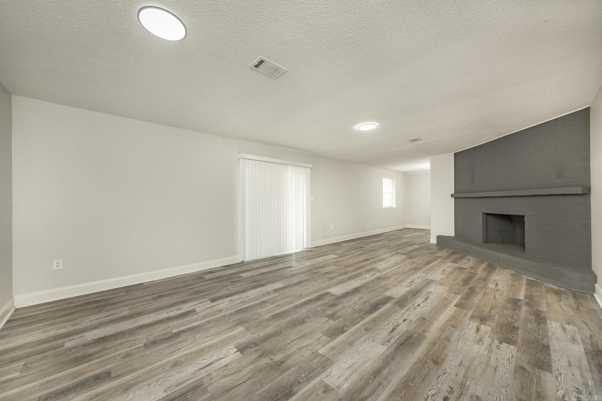 CAMELOT ESTATES - Residential