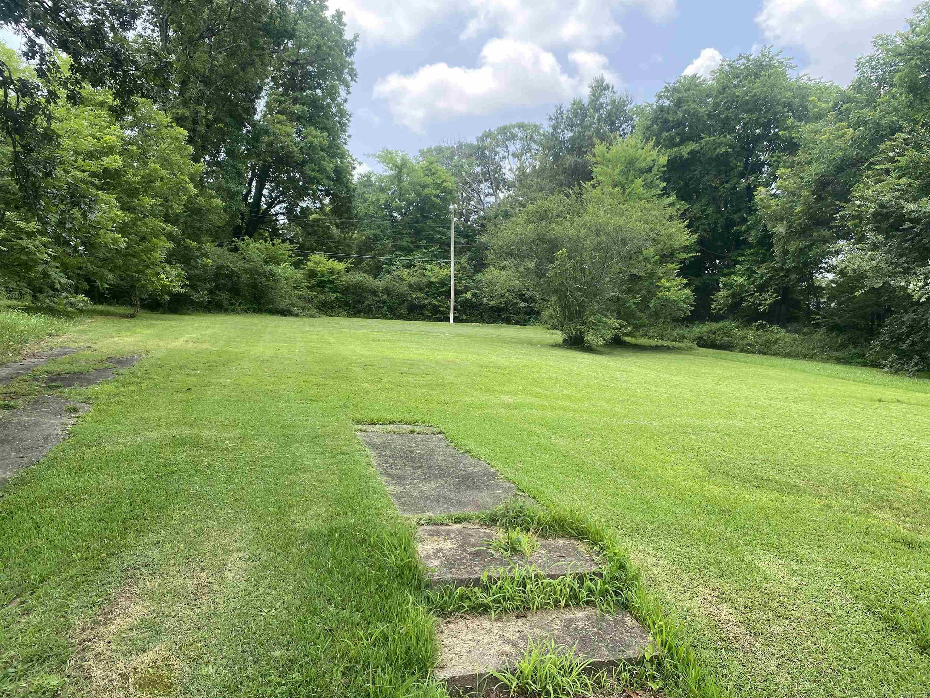 Large level lot positioned in the heart of the city just waiting on the right buyer to untap the potential ! Sellers are motivated so lets make a deal !