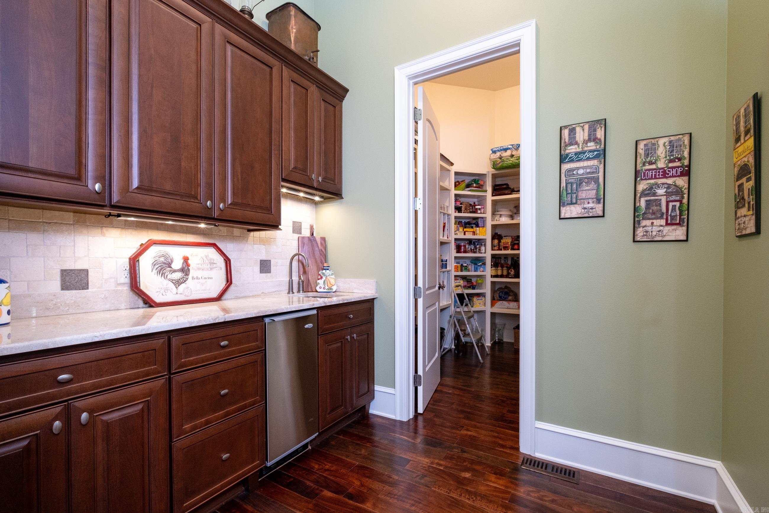 CHENAL DOWNS - Residential