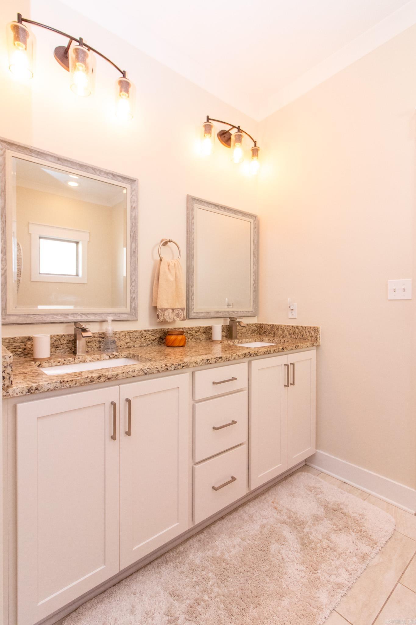 VALLEY VIEW MANOR - Residential