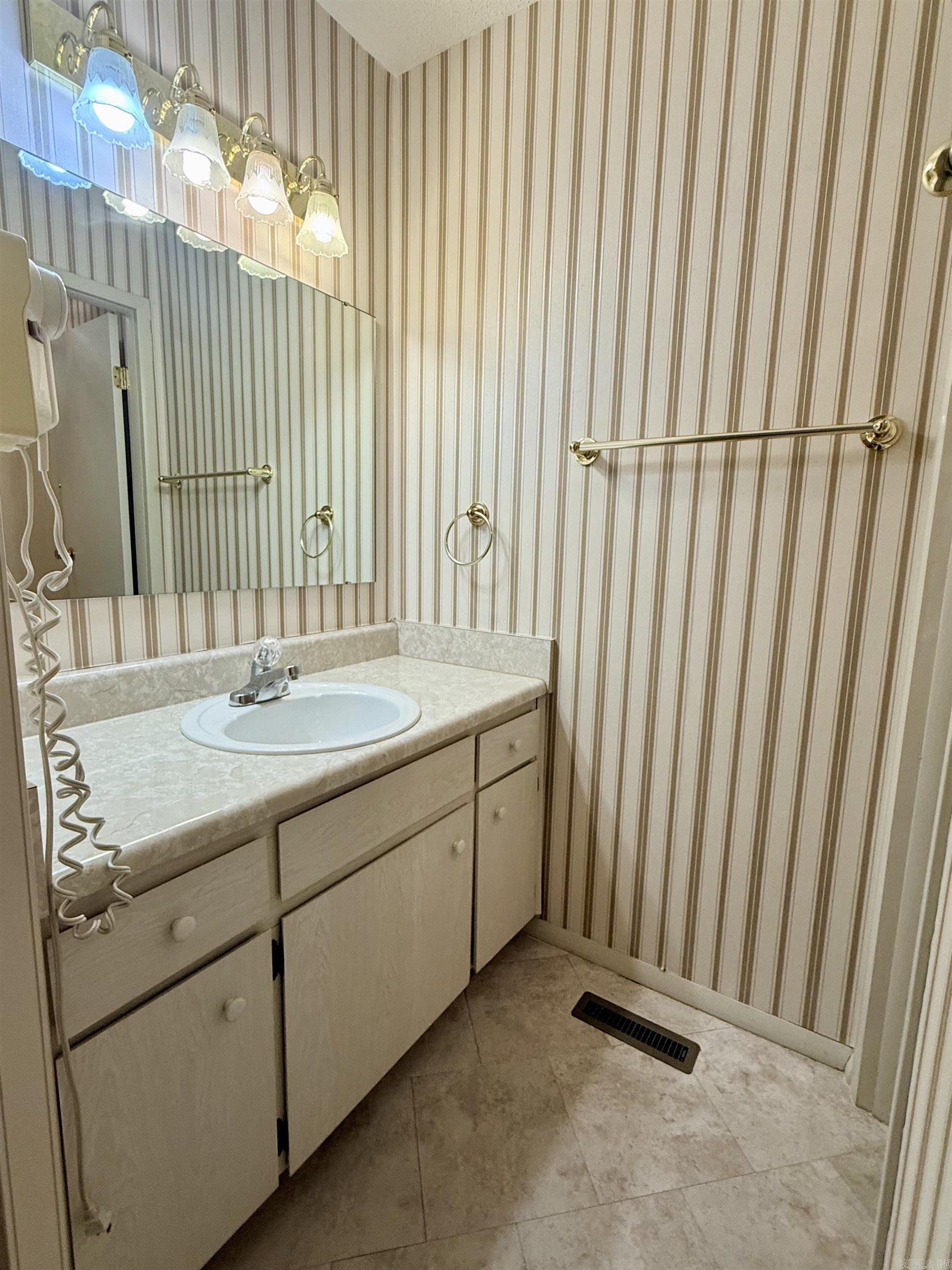 Lakewood Hills Condo - Residential