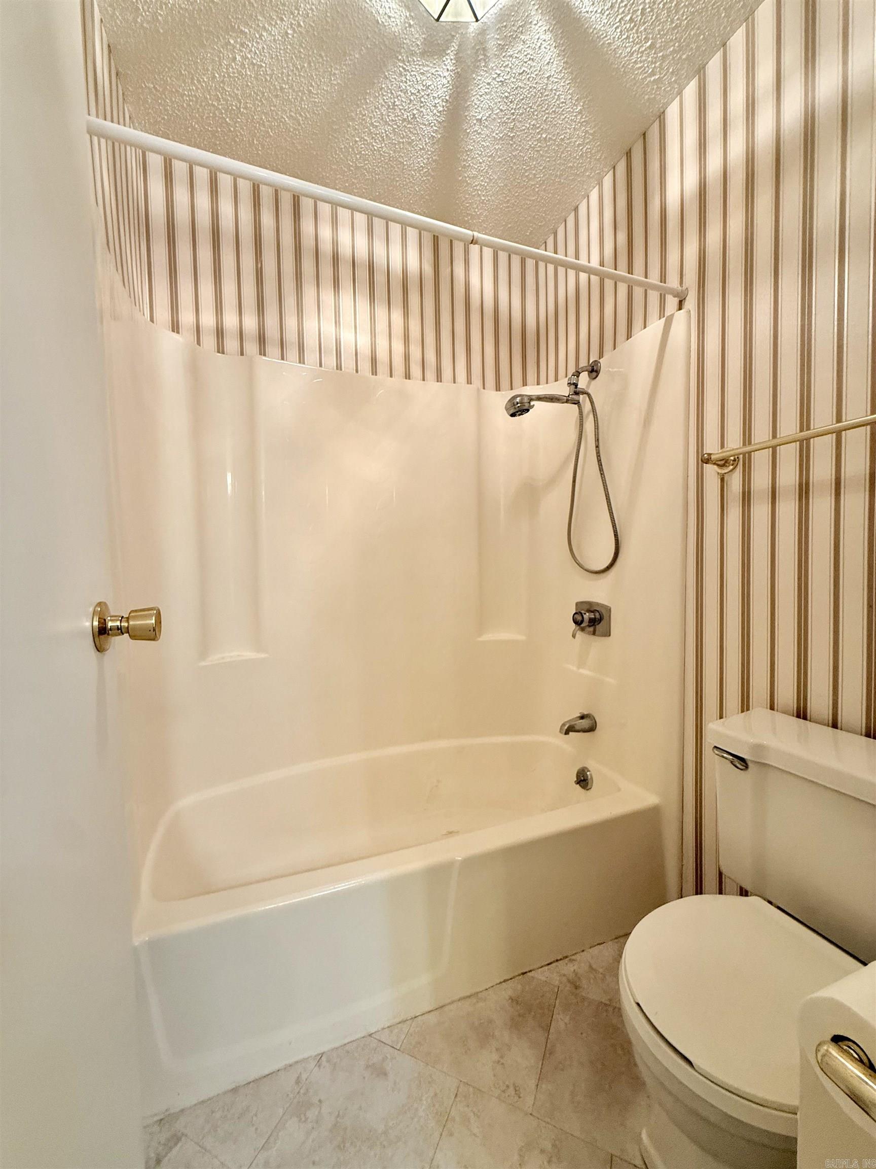 Lakewood Hills Condo - Residential
