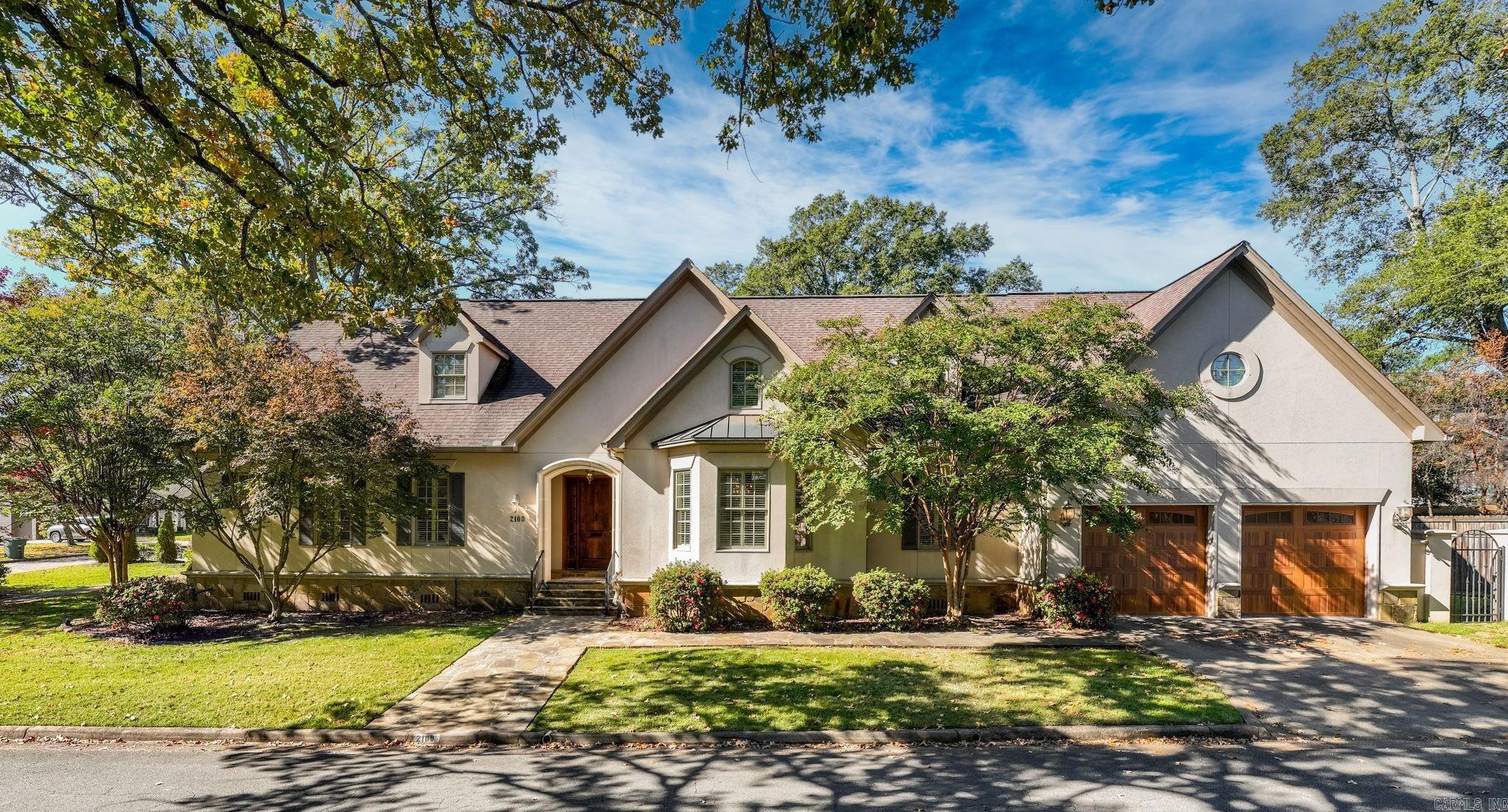 The ultimate setting for easy living in the heart of the Heights! Excellent one level floor plan with beautiful exterior and handsome traditional decor. Spectacular entry that flows into inviting family room with gorgeous hardwoods, fireplace and built ins. Pretty powder room for guest. Elegant banquet sized formal dining. Chef's gourmet kitchen with island, custom cabinets and quality appliances along with breakfast area. Spacious primary suite with large walk-in closet and spa inspired bath. Two additional bedrooms with shared bath. 2 car garage with large storage area above could be easily finished out for bonus room. Fabulous level lot with courtyard. Exceptional location! easy walk to CCLR or Heights shopping and dining.
