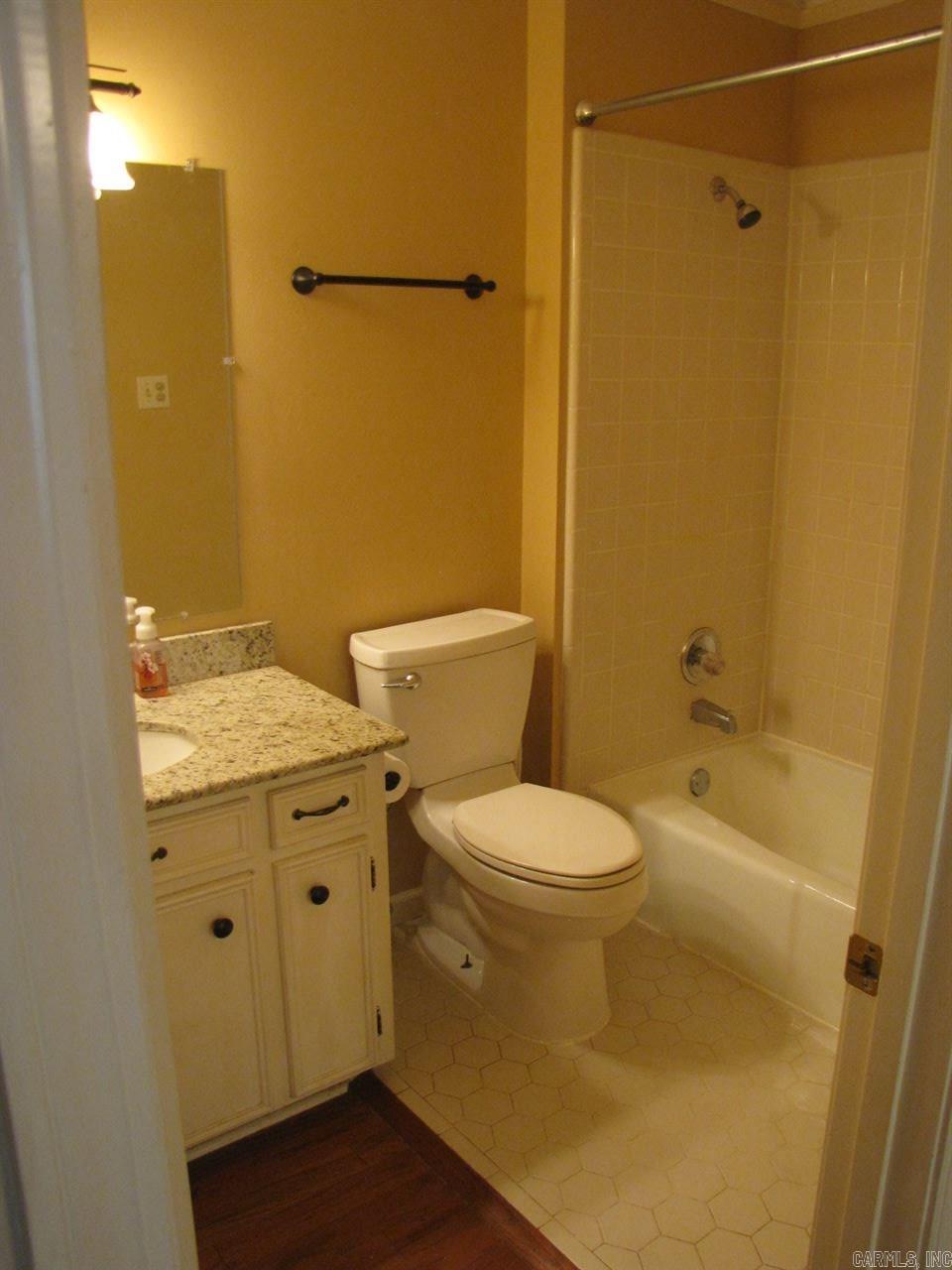 PARKWAY PLACE - Residential Lease
