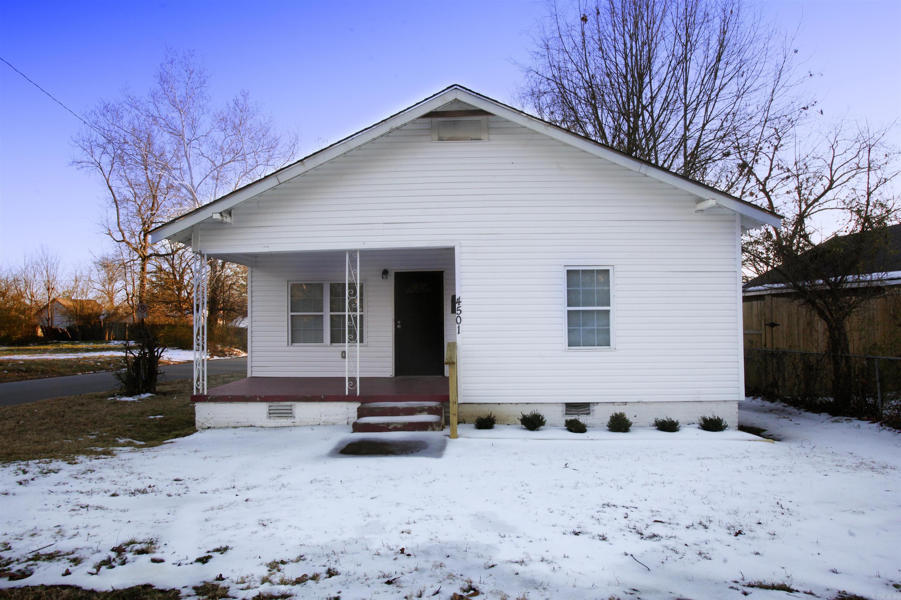 Cute home in Little Rock with curb appeal and a great covered front porch. Granite countertops in the kitchen. Large corner lot with a fenced in yard that is perfect for kids or pets. The lease for this property is for two years with a 3% increase after the first year. Income has to be three times the amount of rent unless you have a section 8 voucher.