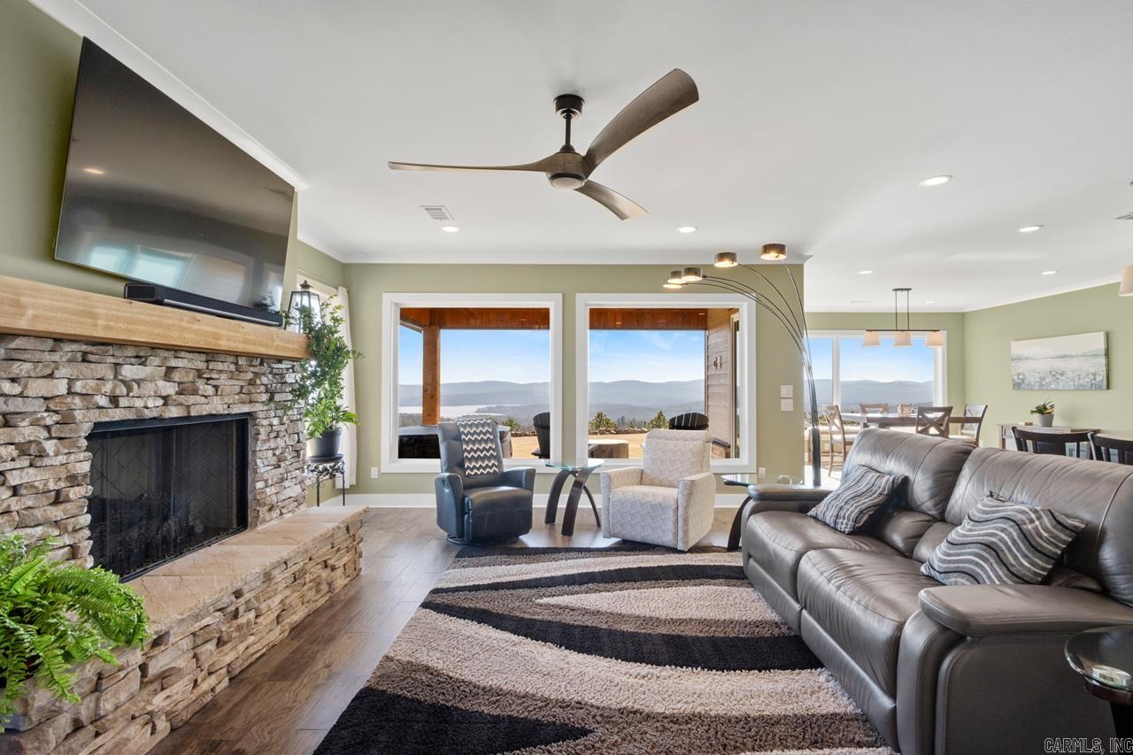 LAKEVIEW WEST - Residential