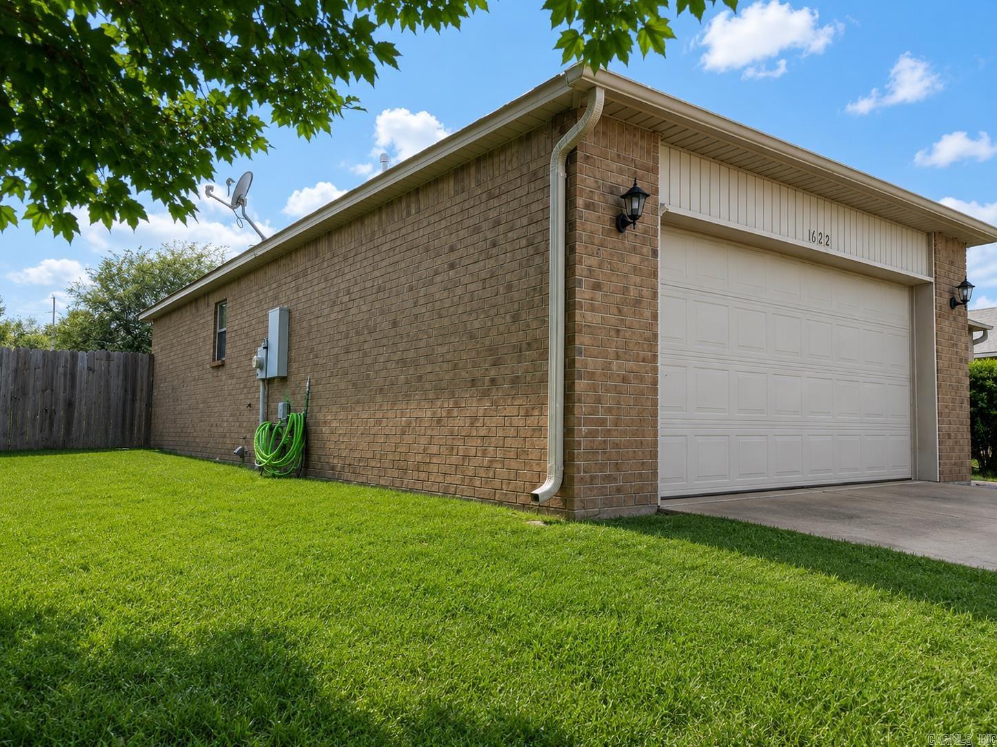 SUMMERBROOKE - Residential