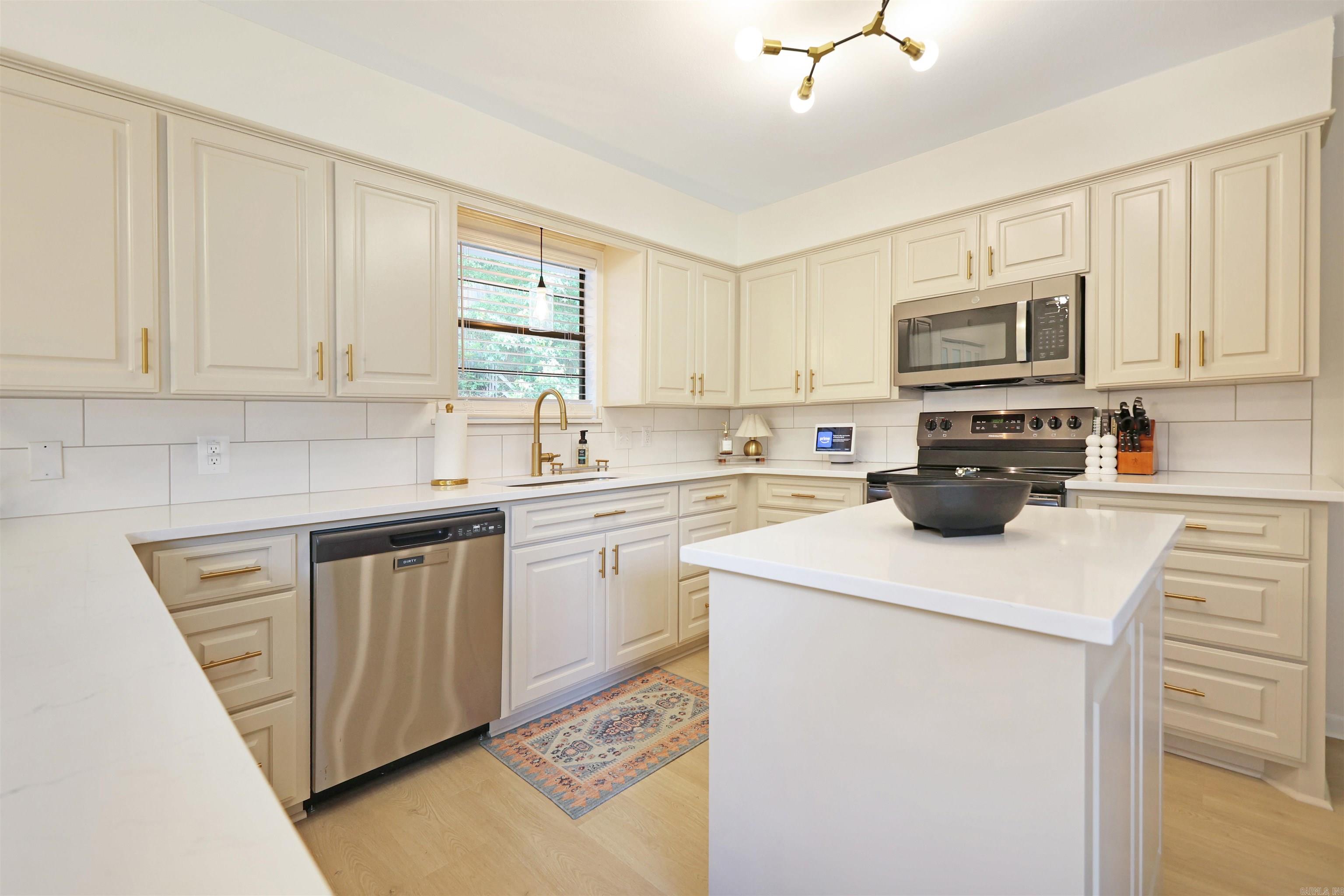 RIDGEWOOD - Residential