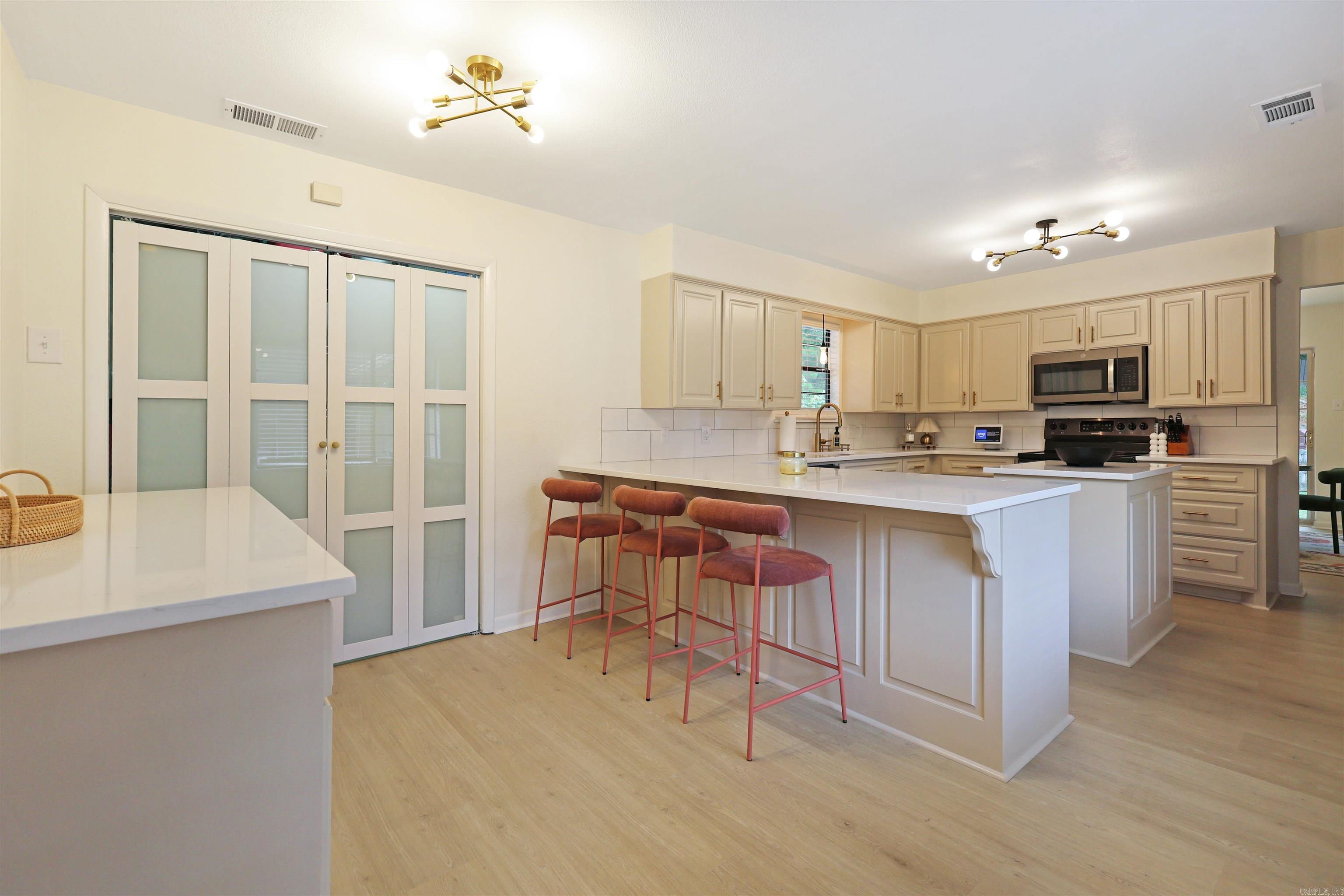 RIDGEWOOD - Residential