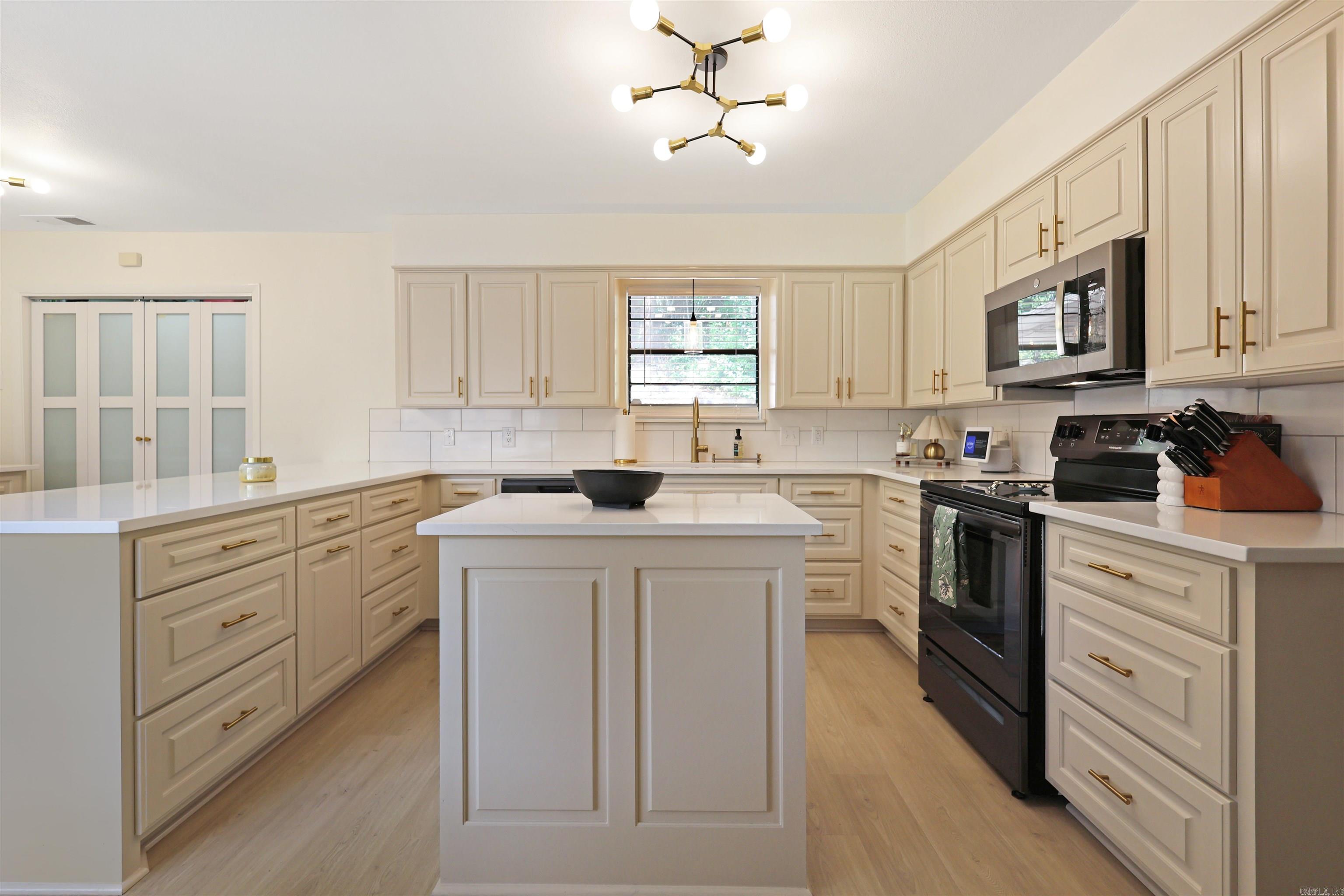 RIDGEWOOD - Residential