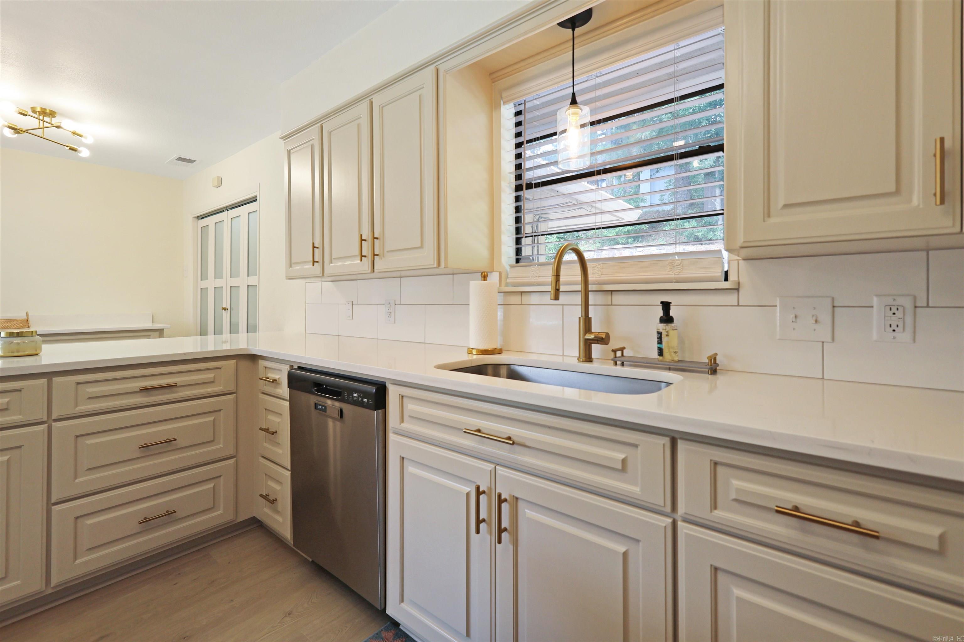 RIDGEWOOD - Residential