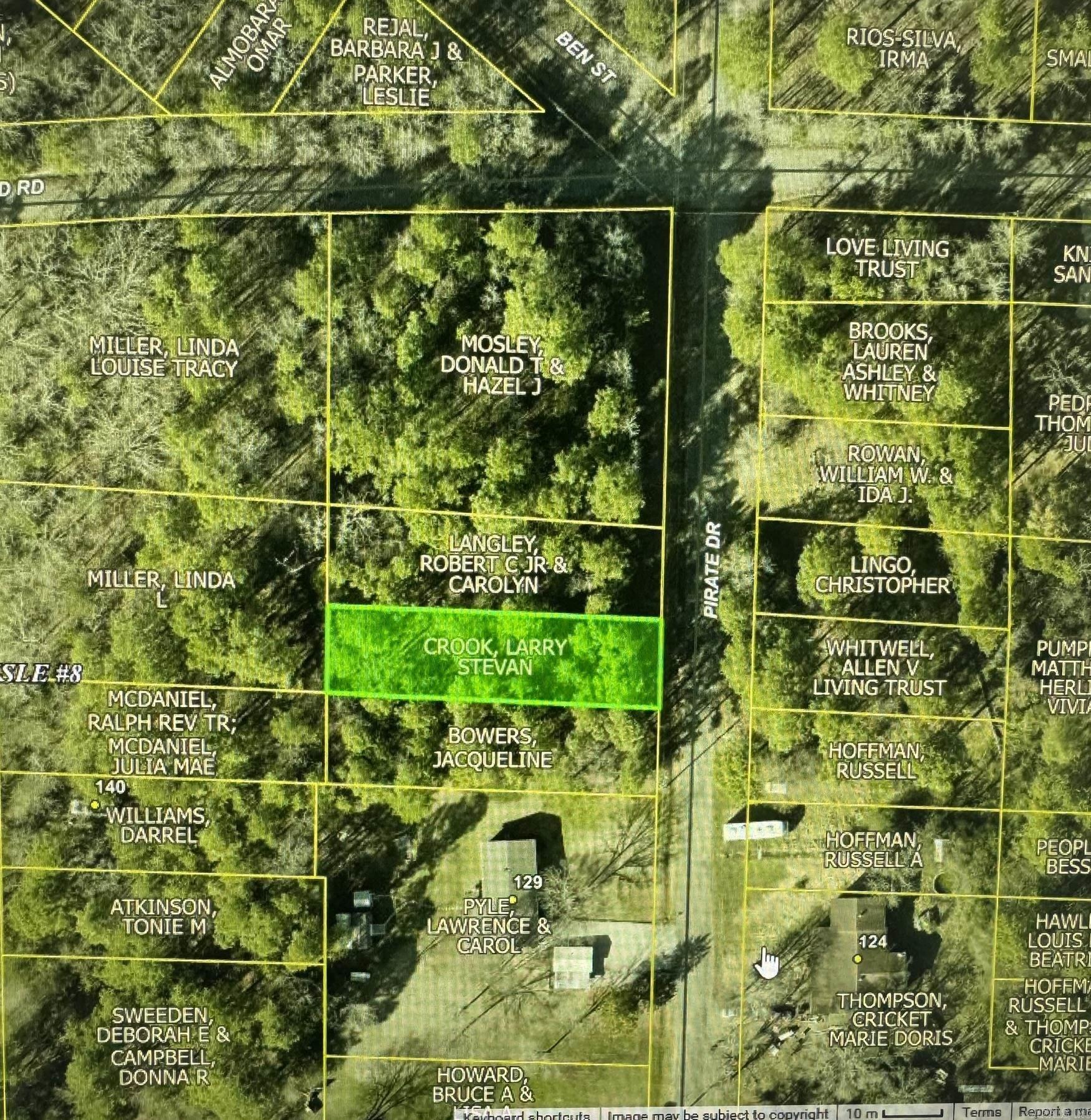 So close to Ouachita River.  Great place for home or vrbo. Lot is ready for your vision, clear out a spot and build your new home, Utilities available.  Would make a great lot to put a mobile home or build a cabin on and be close to Ouachita River.  Priced to sell. Drive by any time and take a look, call listing agent to put in an offer today.   (129 Pirate Dr for GPS reference. second lot past that address)              ***SEE AGENT REMARKS***