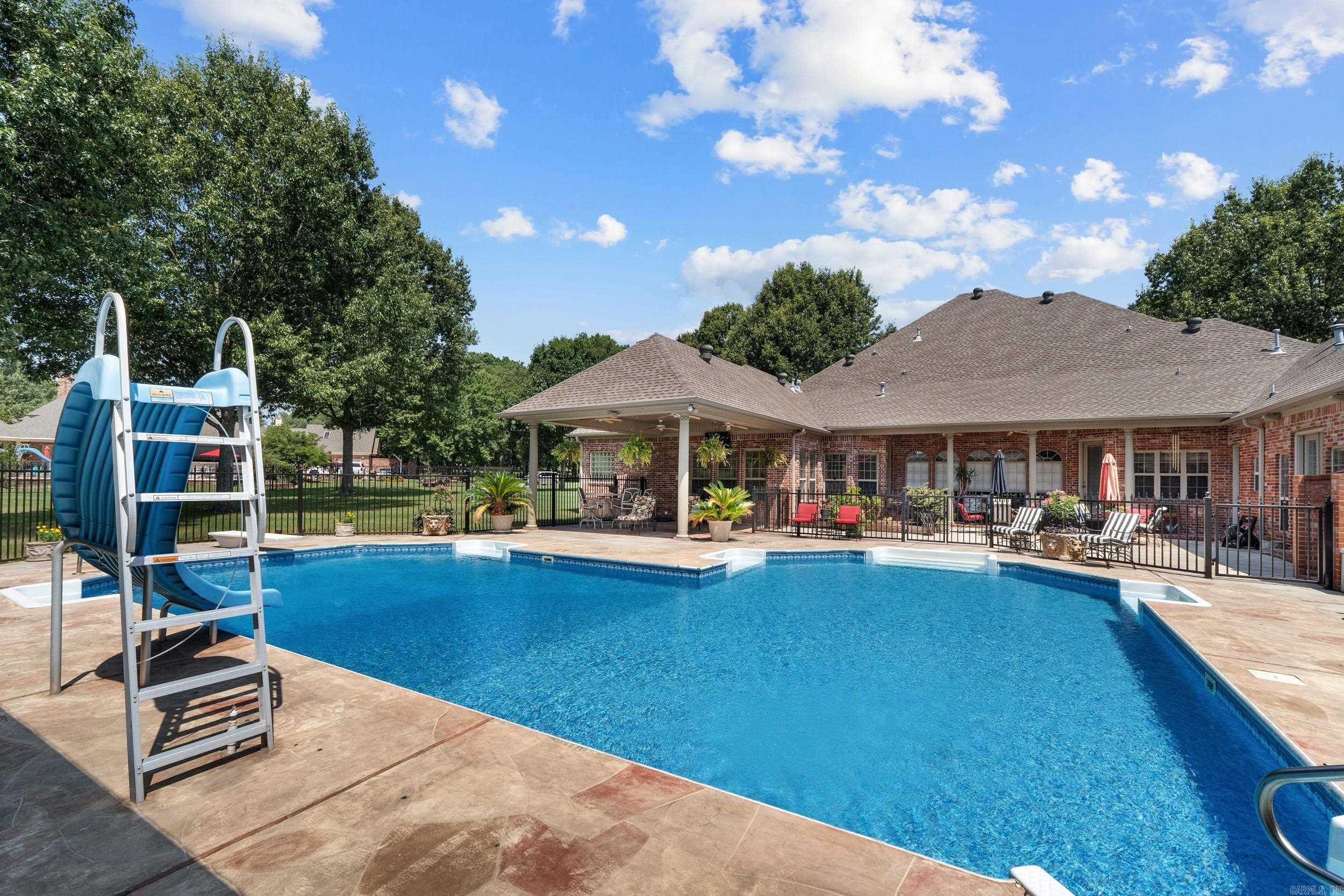 WESTIN ESTATES - Residential