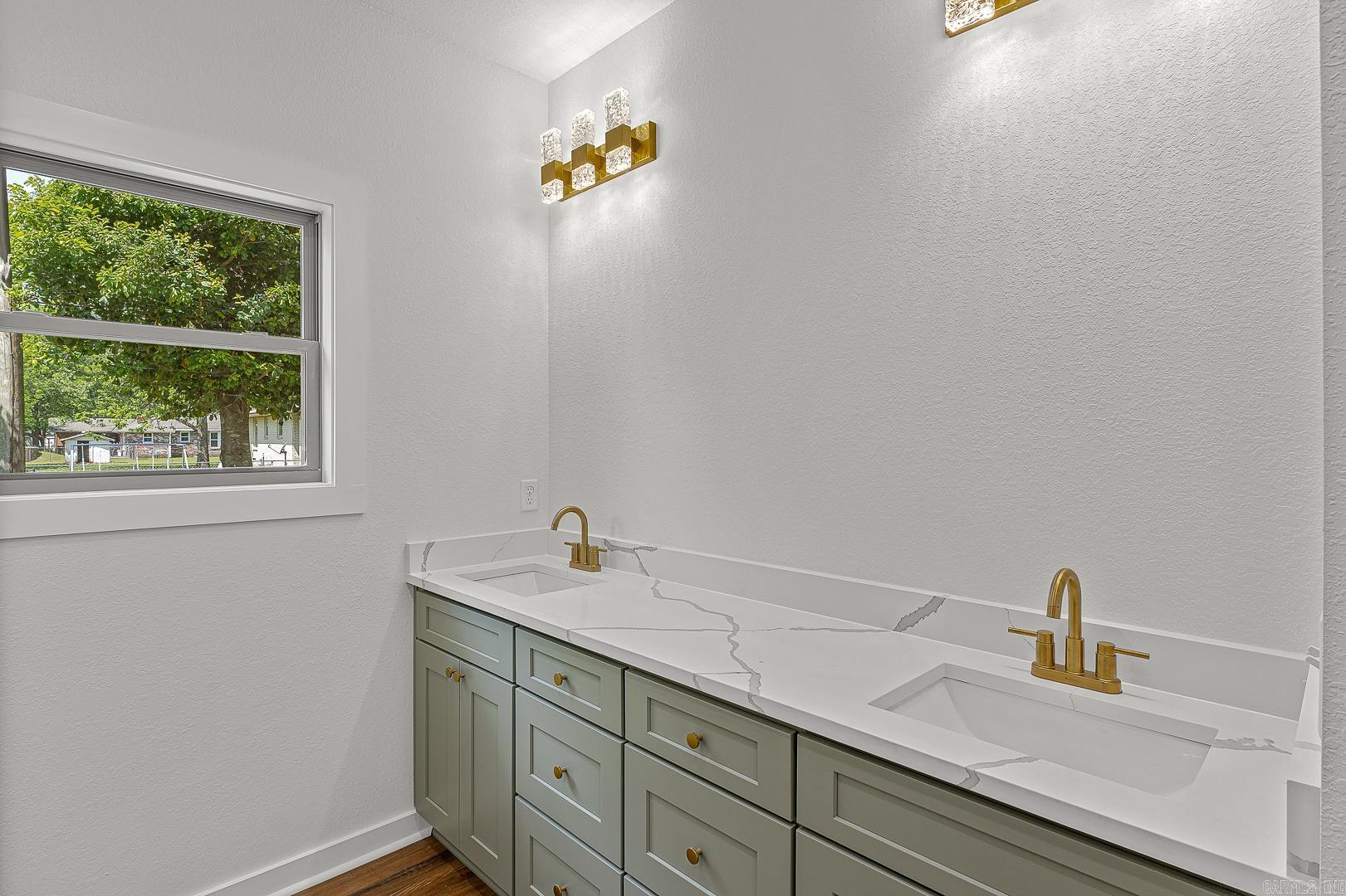 Hogan & Gann - Residential