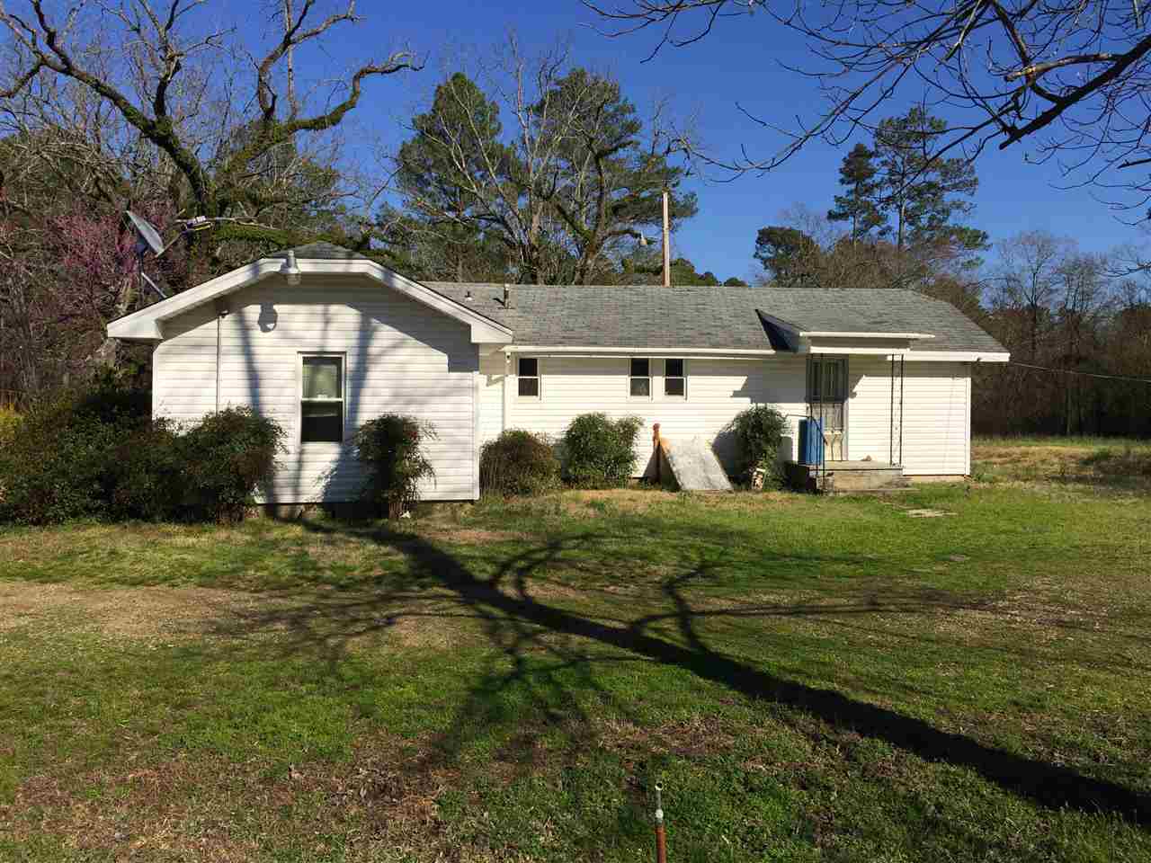 48.35 acres +/- 2 bed 1 bath fixer upper. Centrally located Approx. 23 miles to Central Walmart Hot Springs or 9 miles to Glenwood