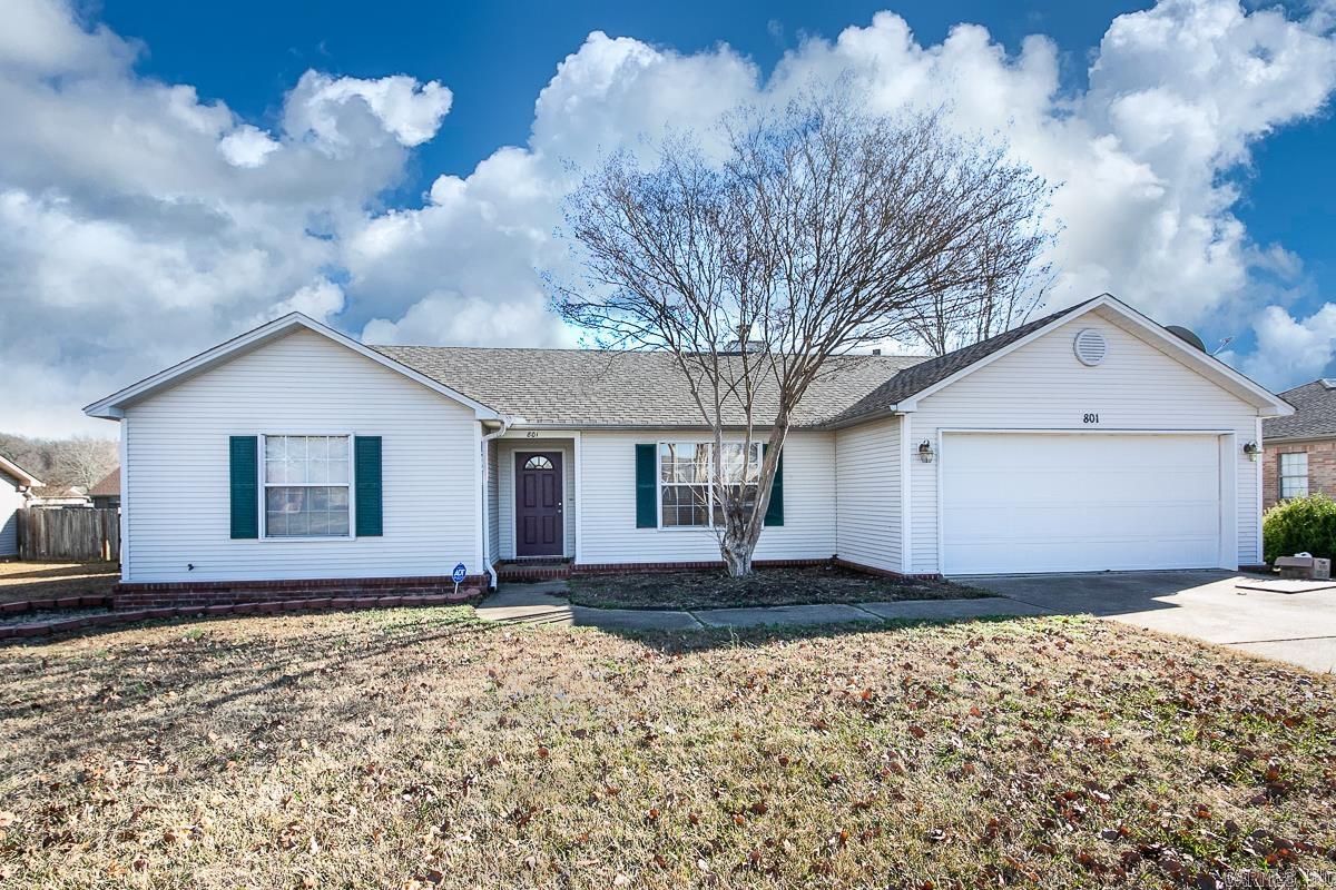 Charming home in great neighborhood with  fenced yard, dining area, breakfast bar, pantry and ready to move in. Bedrooms are separated, Great closet space. Cute as a button. Storage shed and deck in back for outdoor living.   NO SMOKING  APPLICATION/BACKGROUND CHECK/SECURITY DEPOSIT REQUIRED