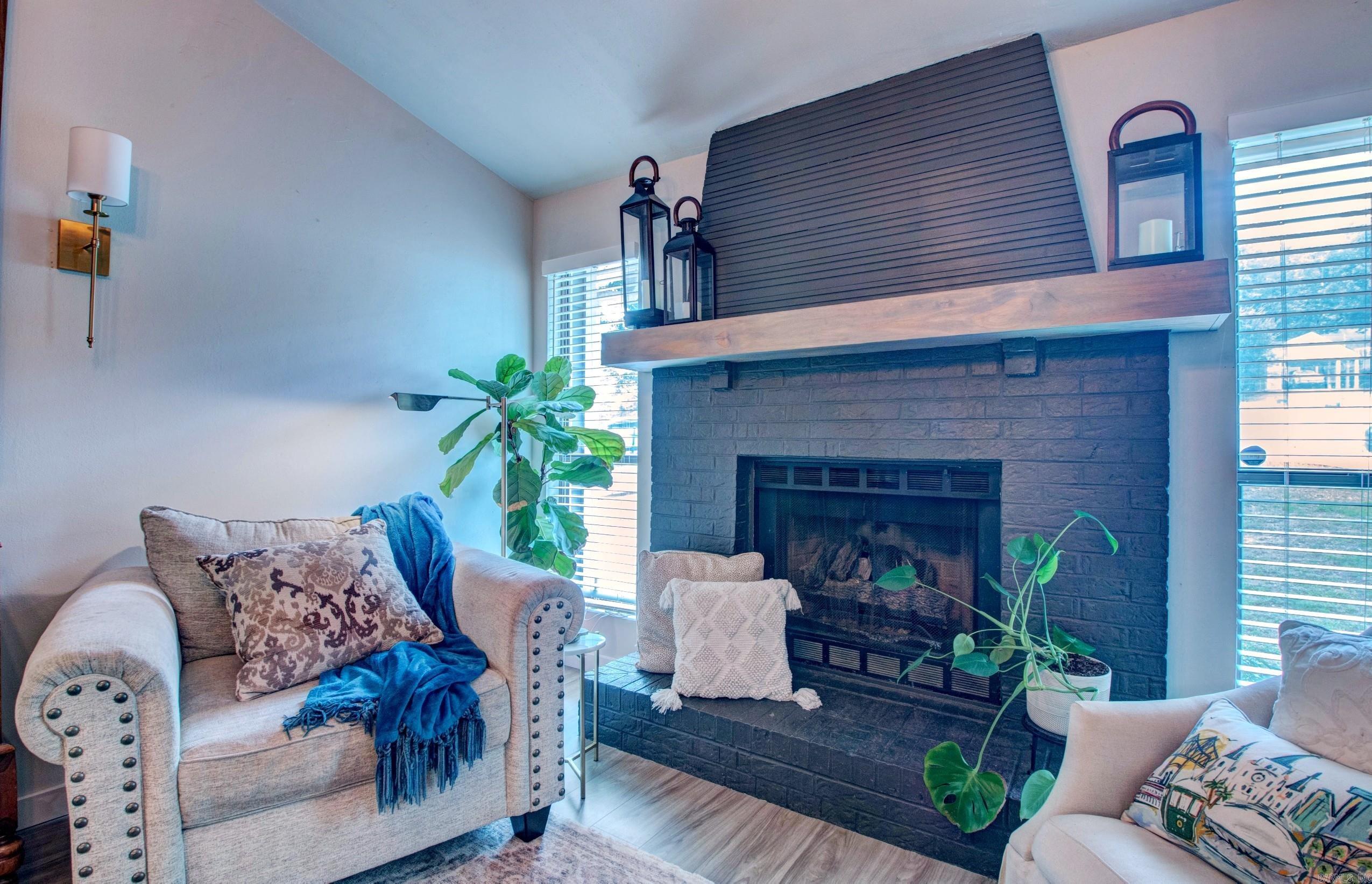 ROLLING OAKS - Residential