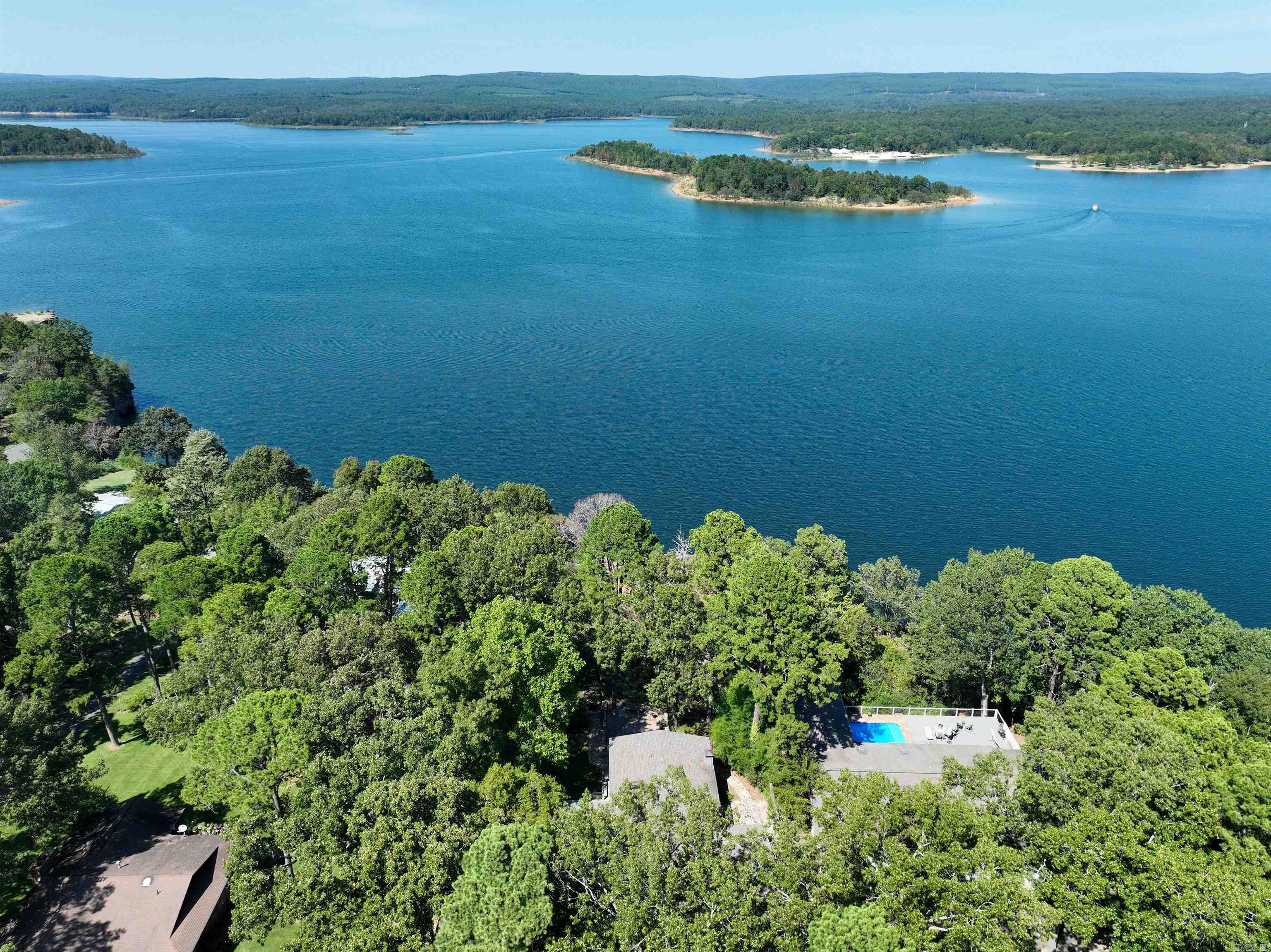 BRIARCLIFF - LAKE - Residential