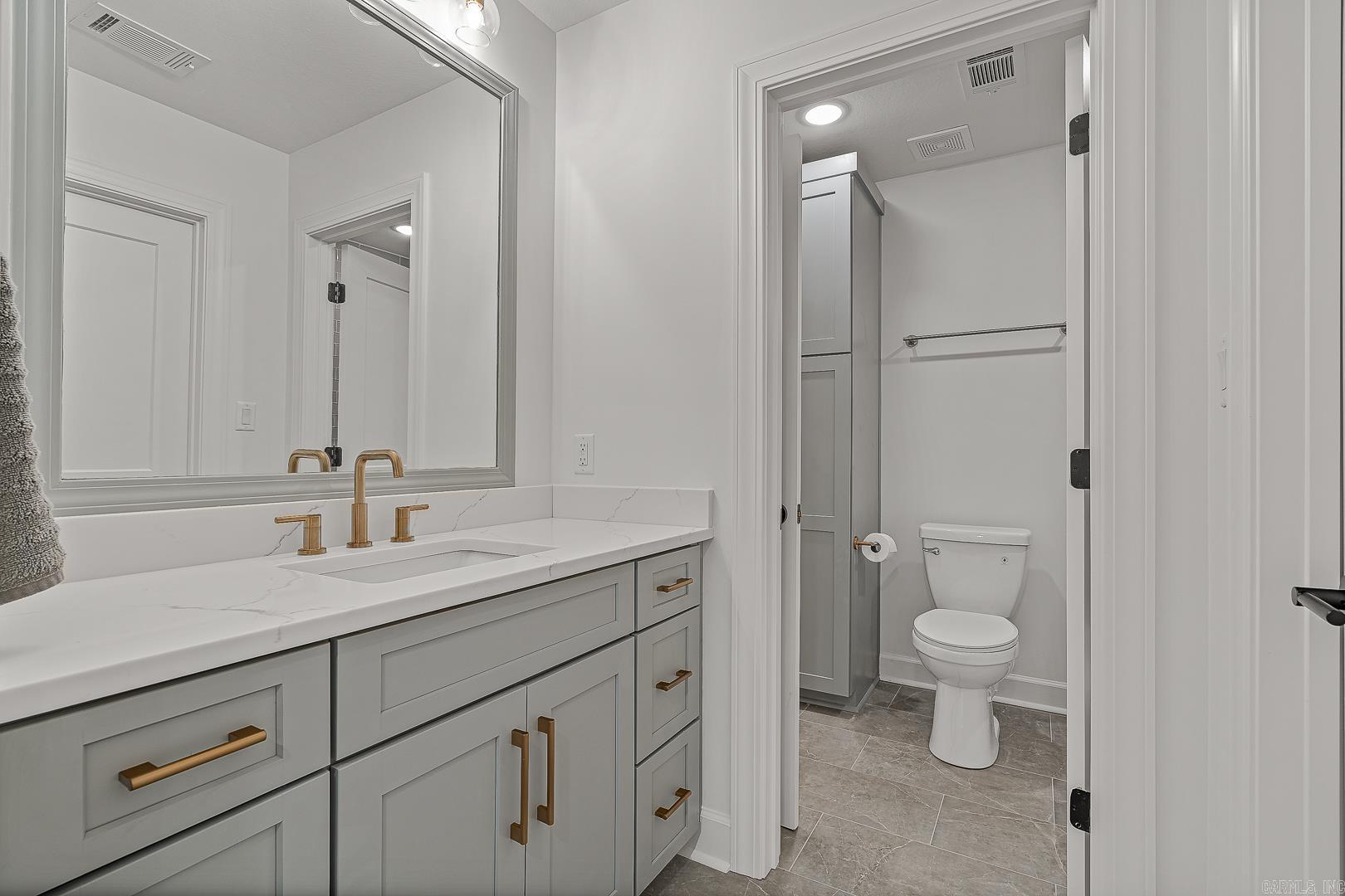 Ridgepointe - Residential