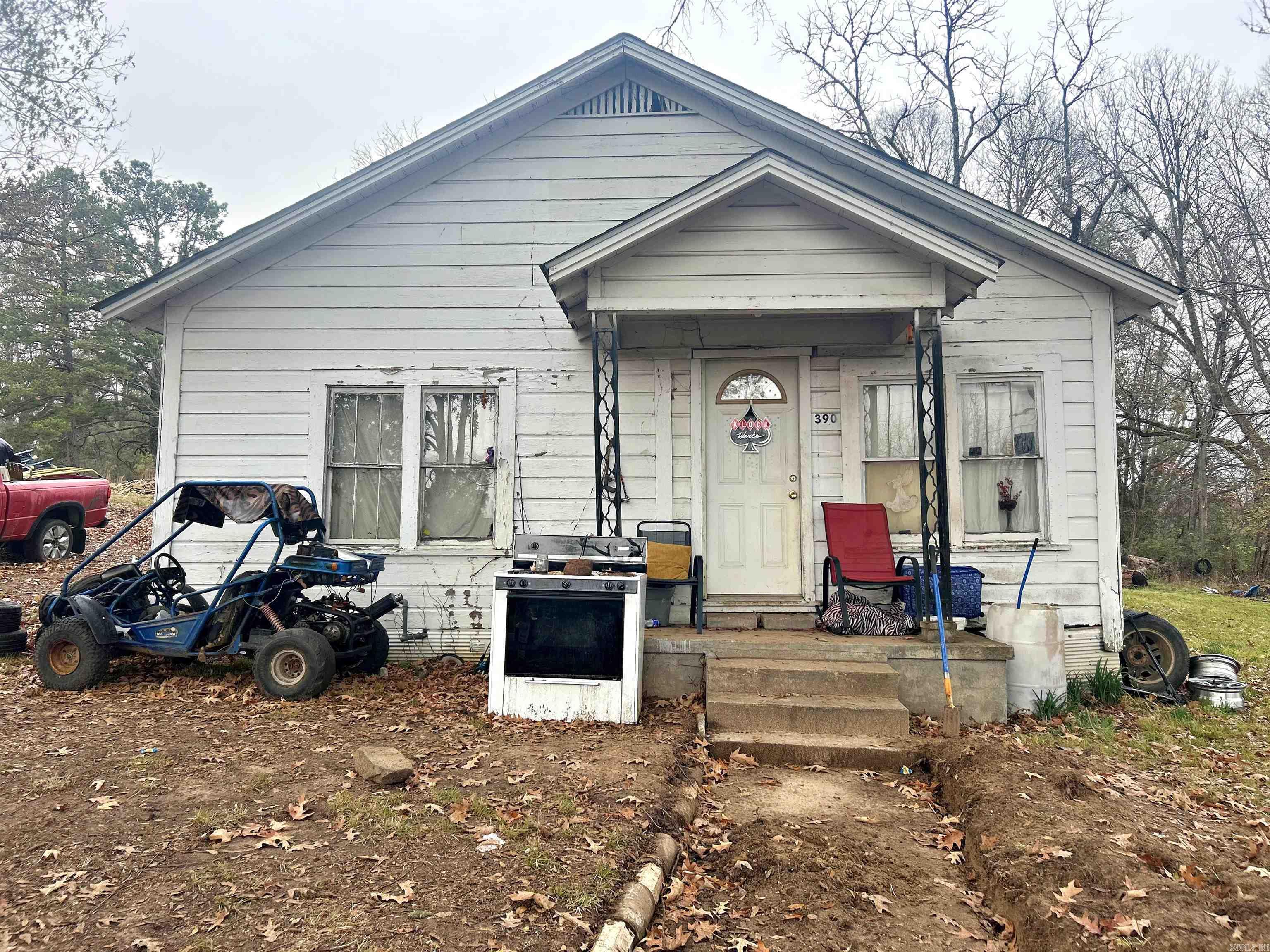 Great investment property. Fixer Upper. Presently houses renters.