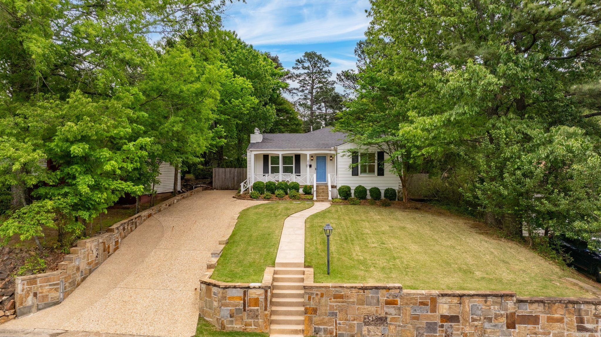KINGWOOD PLACE - Residential