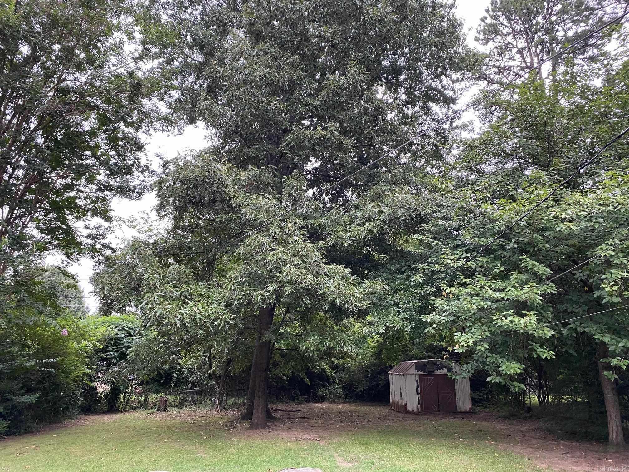 TWIN LAKES - Residential