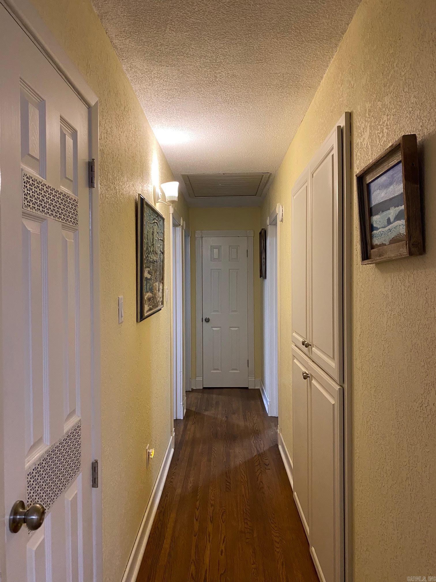 TWIN LAKES - Residential