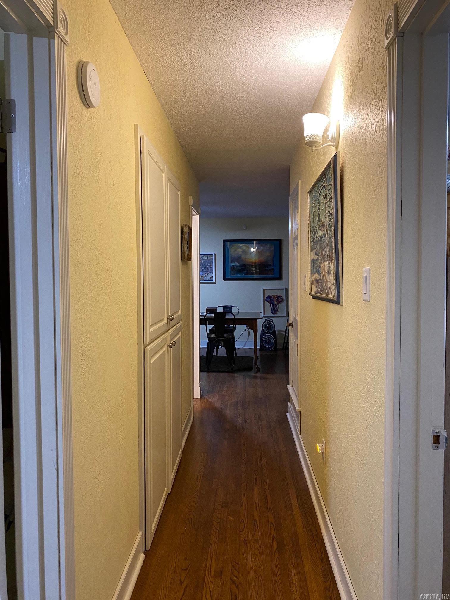 TWIN LAKES - Residential