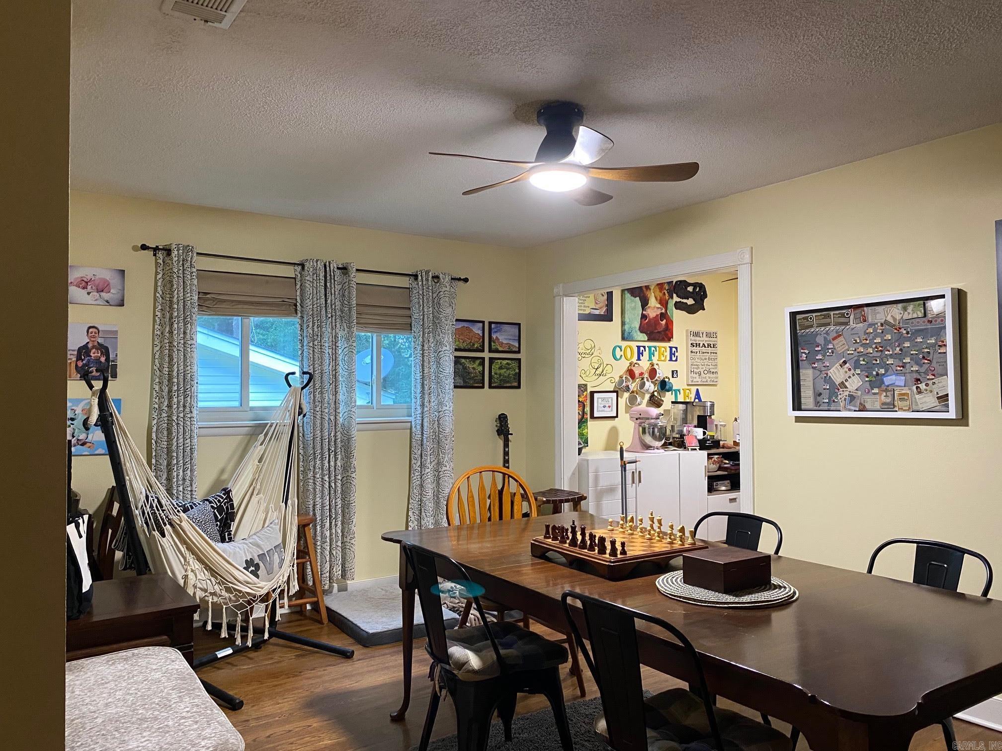 TWIN LAKES - Residential