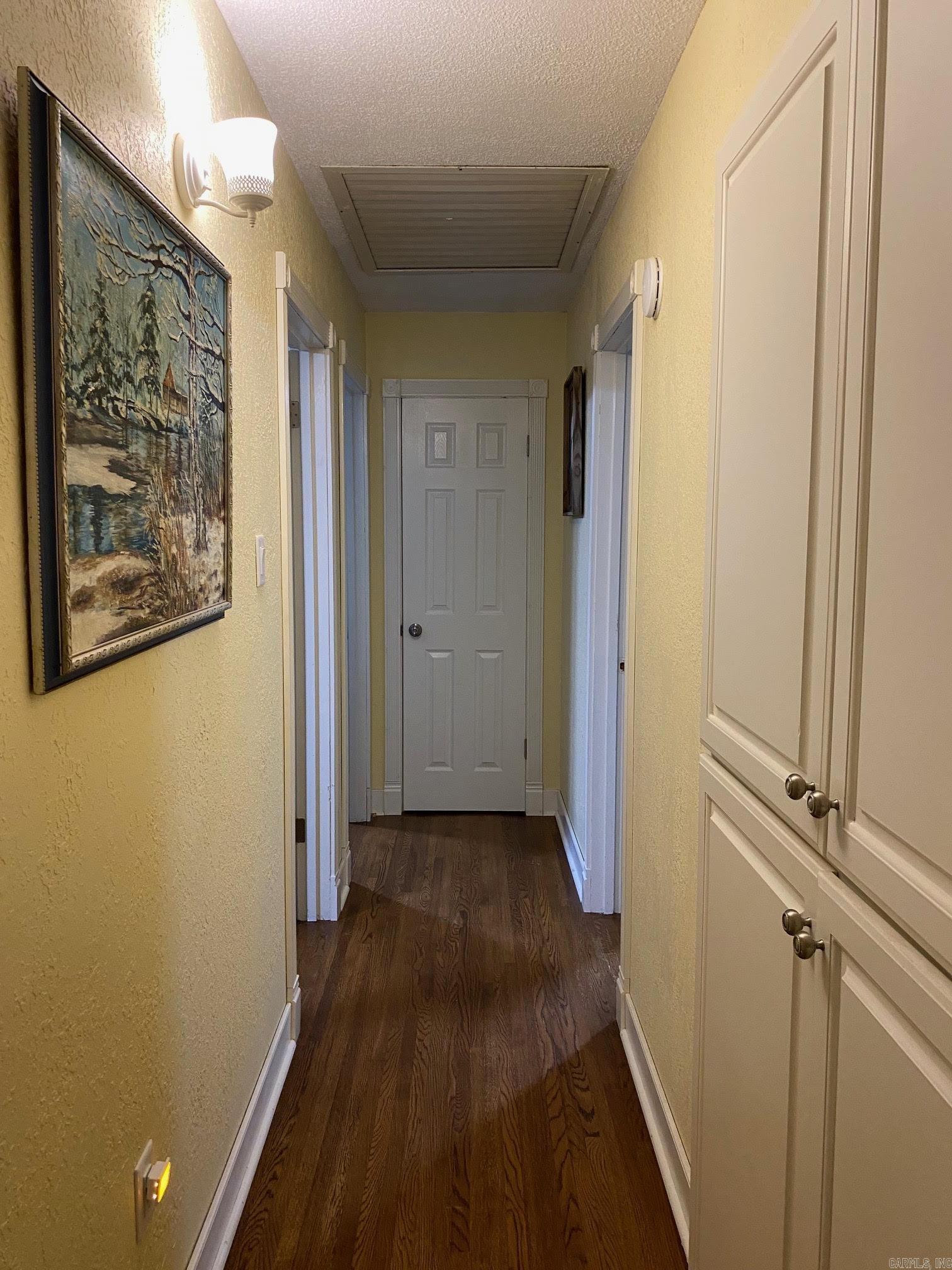 TWIN LAKES - Residential